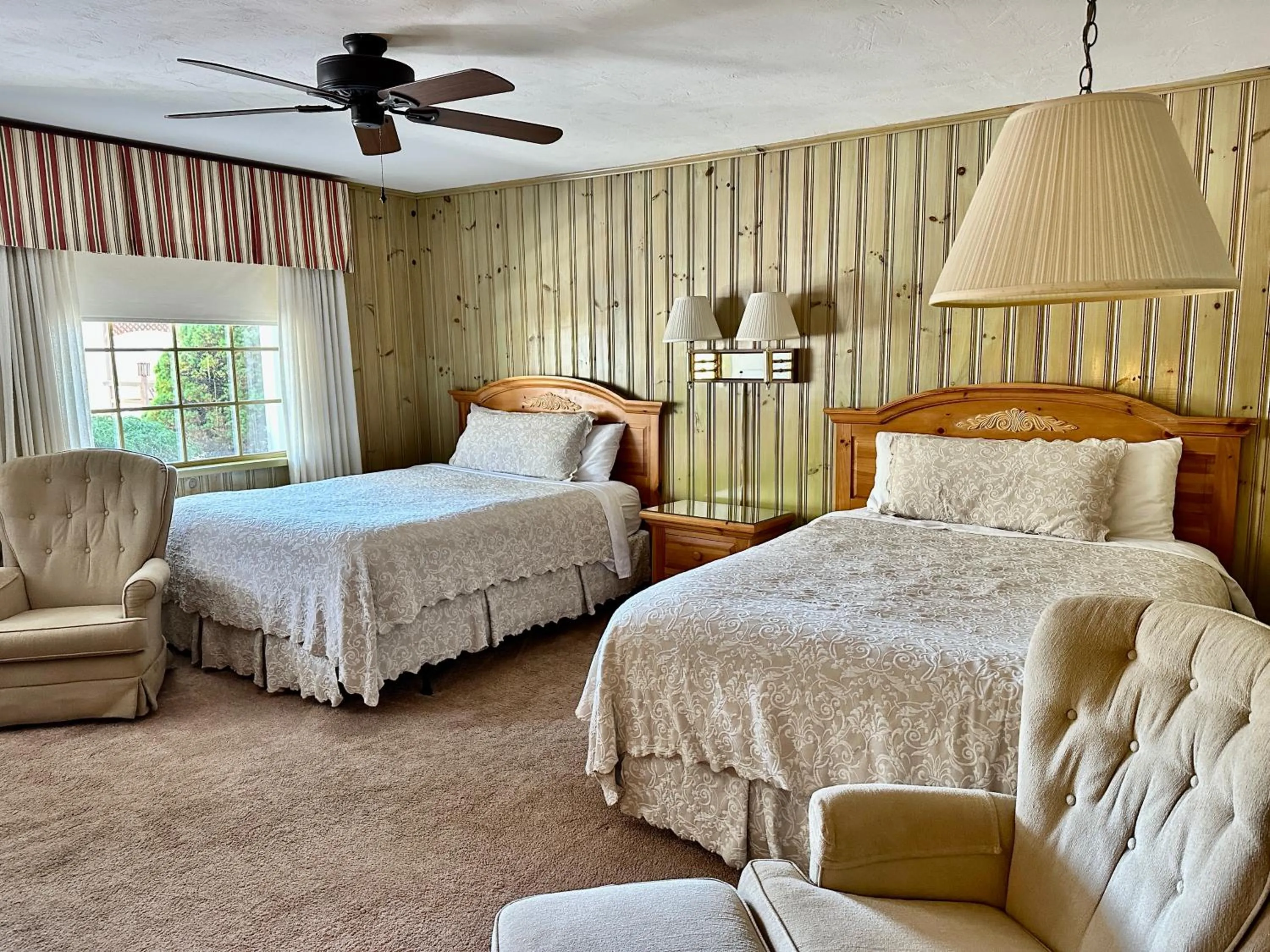 Bed in Azalea Garden Inn