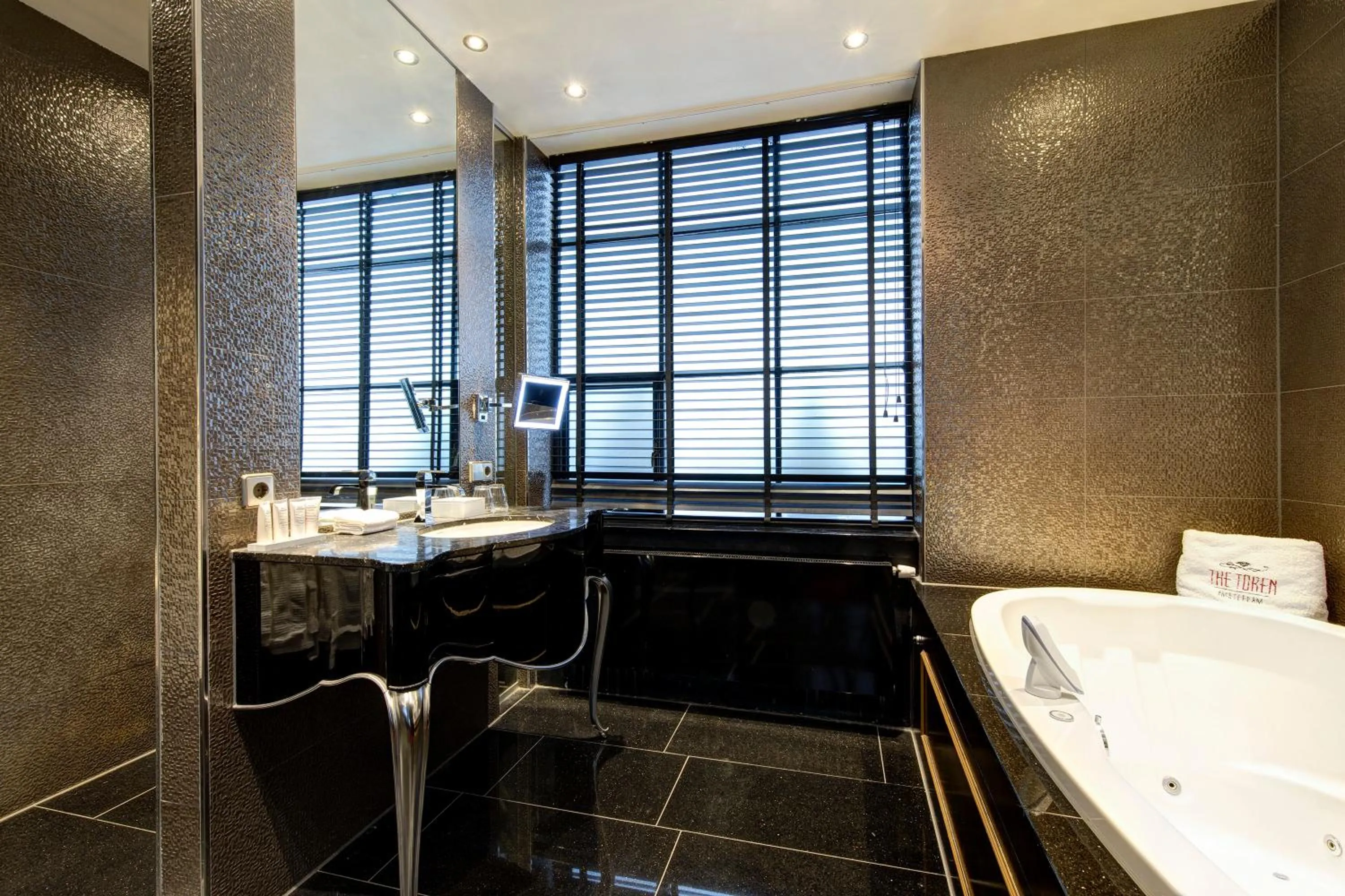 Bathroom in The Pavilions Amsterdam, The Toren