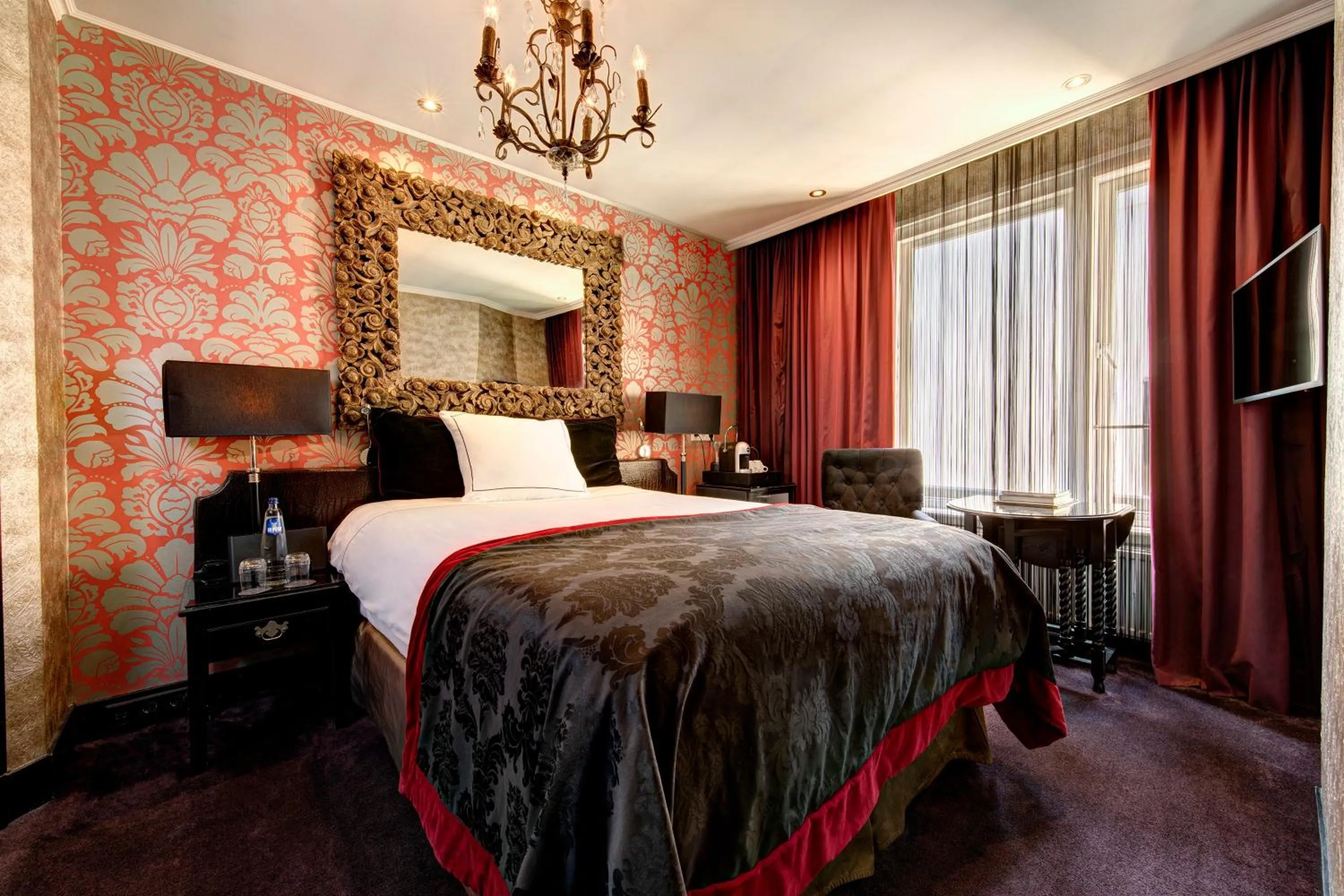 Bed in The Pavilions Amsterdam, The Toren