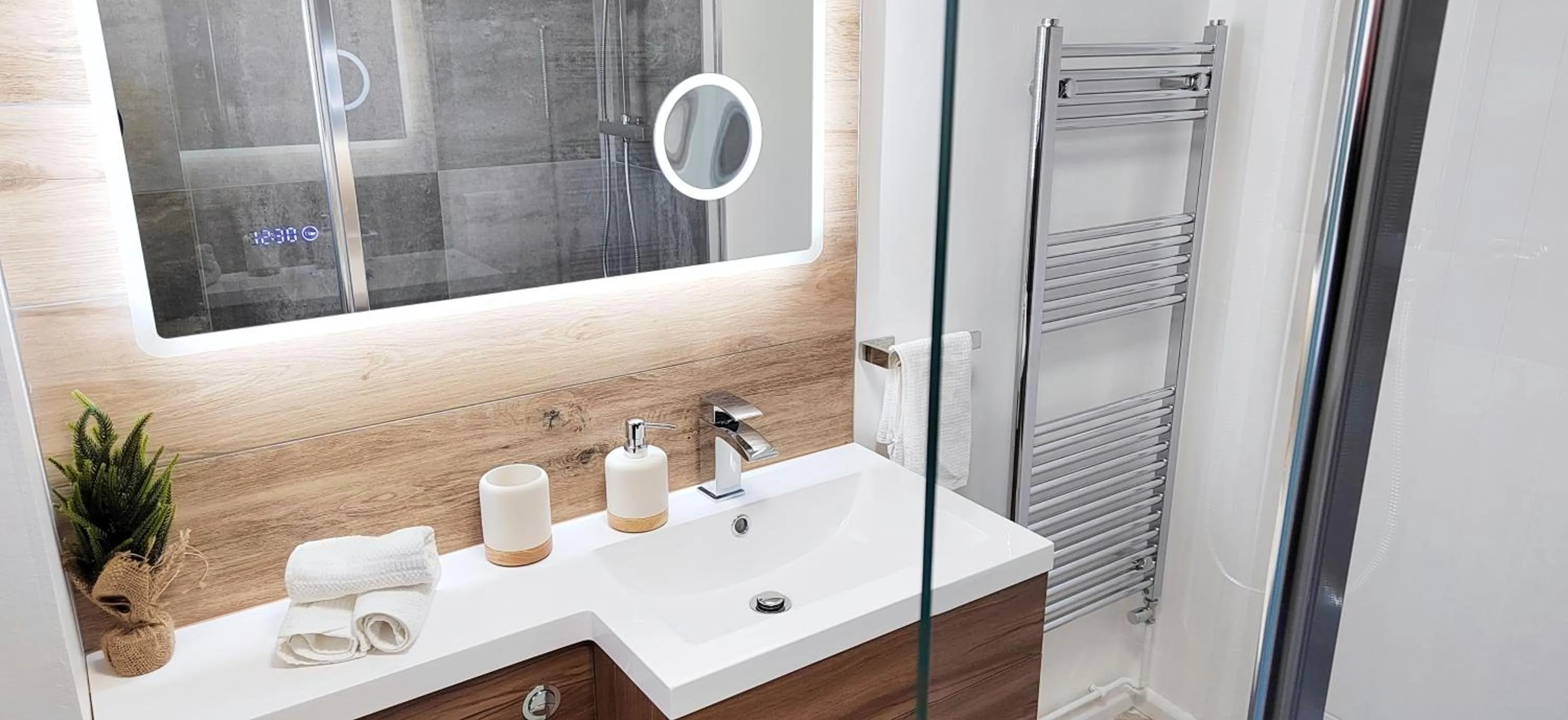 Shower in Modern 2 BR Apartment near Town