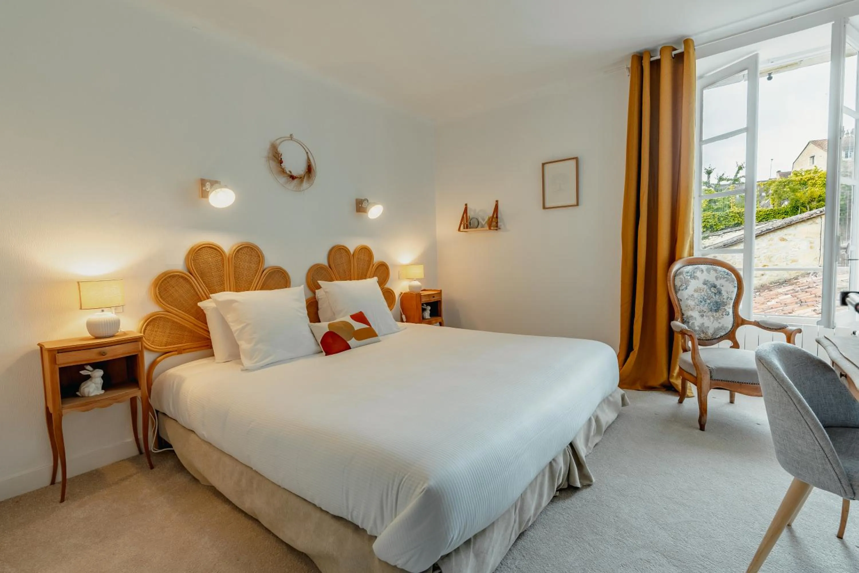 Photo of the whole room, Bed in Hôtel l'Abbaye