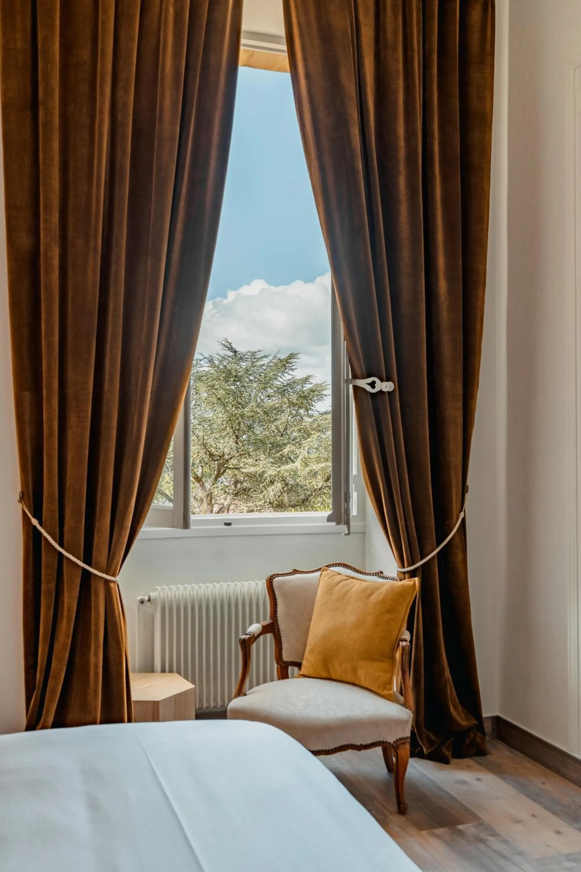 Natural landscape, Bed in Hôtel l'Abbaye
