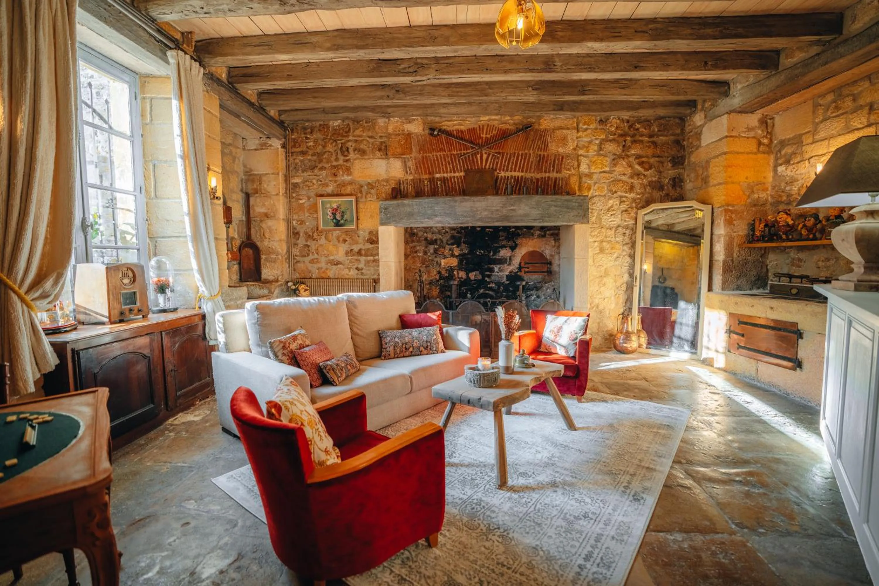Lounge or bar in Hôtel l'Abbaye