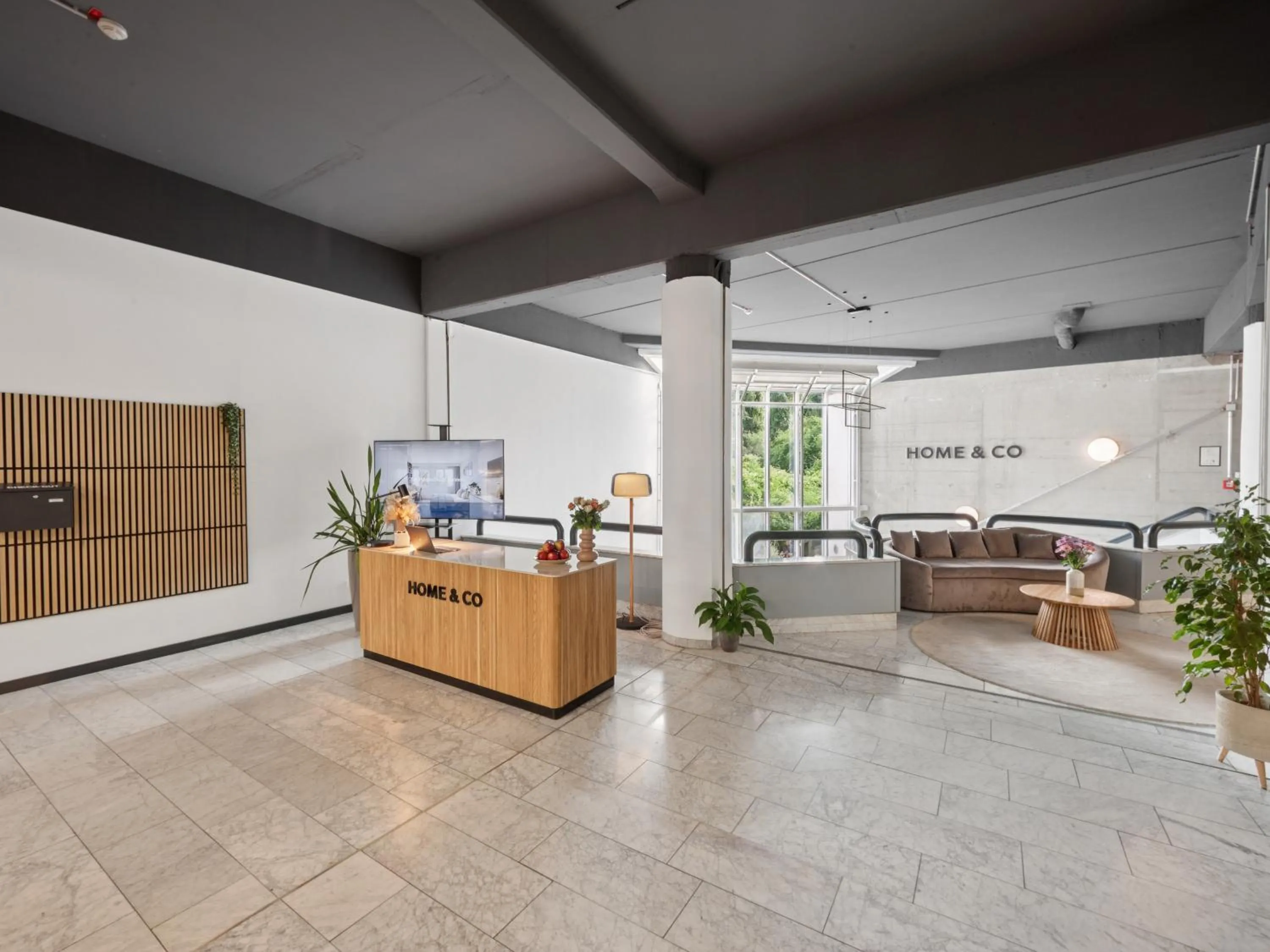 Lobby or reception in Home and CoLiving Bonn I Aparthotel