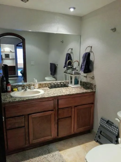 Bathroom in The Dolphins Ocean Front-Beach 2 BR 2Bth