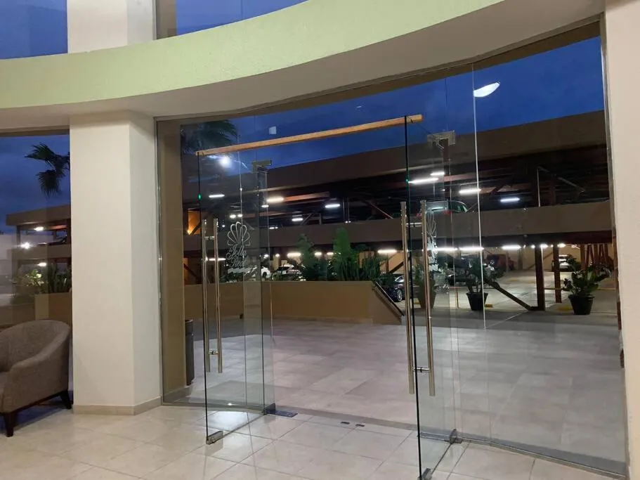 Facade/entrance in The Dolphins Ocean Front-Beach 2 BR 2Bth