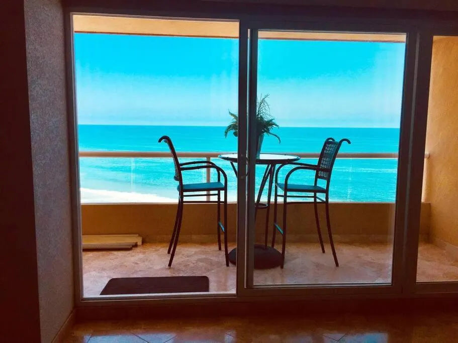 Day in The Dolphins Ocean Front-Beach 2 BR 2Bth