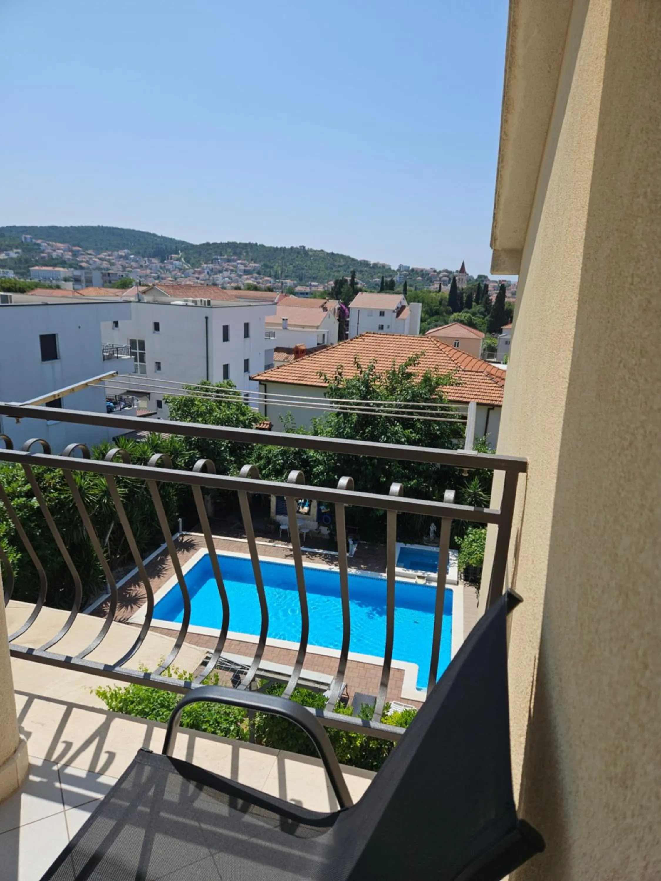 Pool view in Apartment Mary