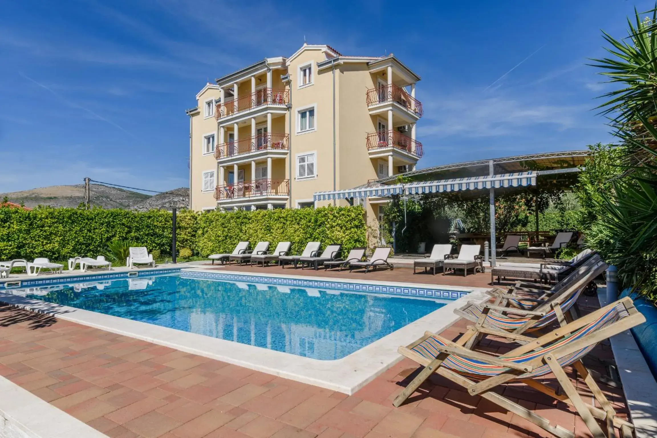 One-Bedroom Apartment with Balcony in Apartment Mary One-Bedroom Apartment with Balcony in Apartment Mary