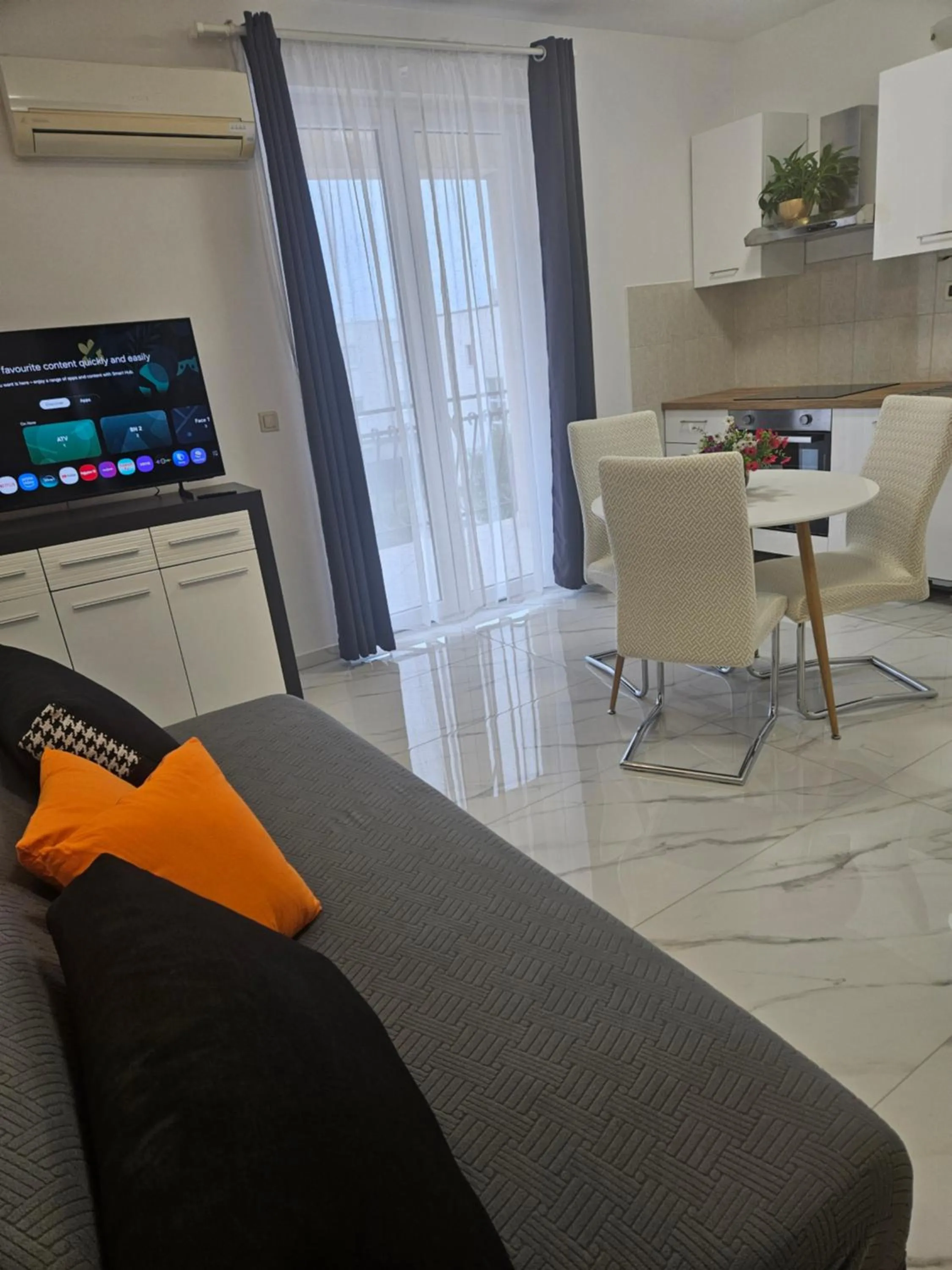 TV and multimedia in Apartment Mary