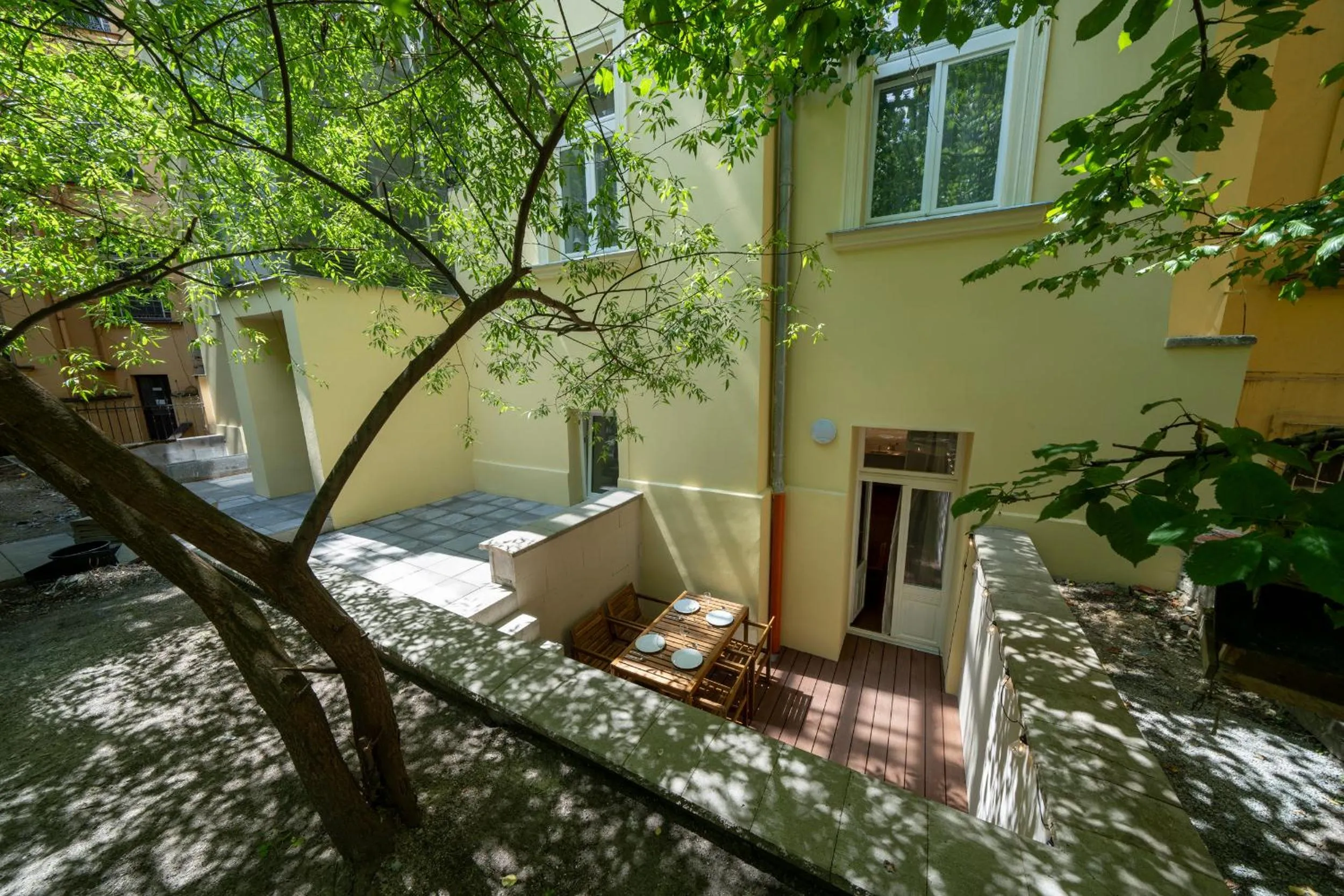 Property building in Apart Hotel Zborovska