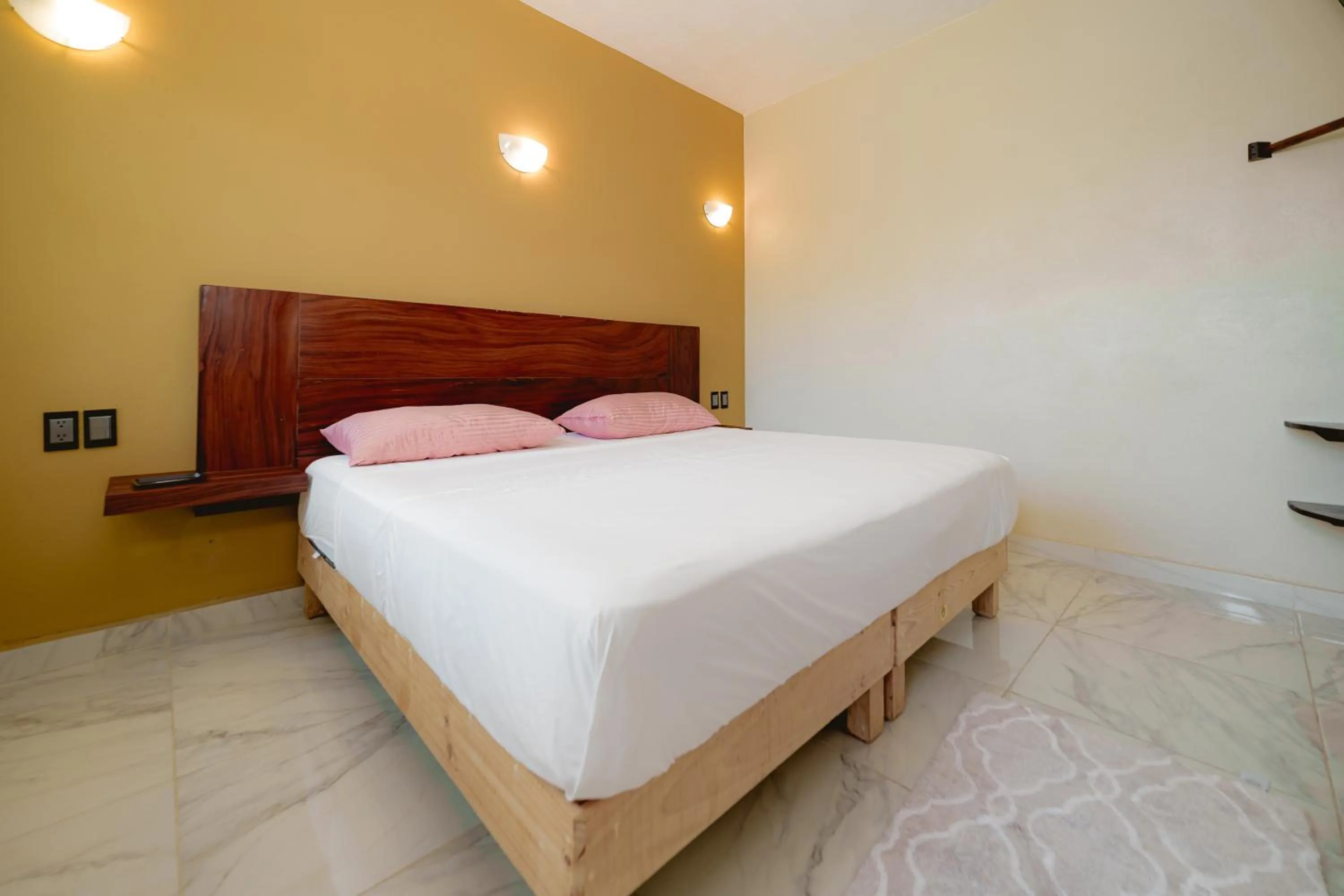 Bed in Guitarra Inn