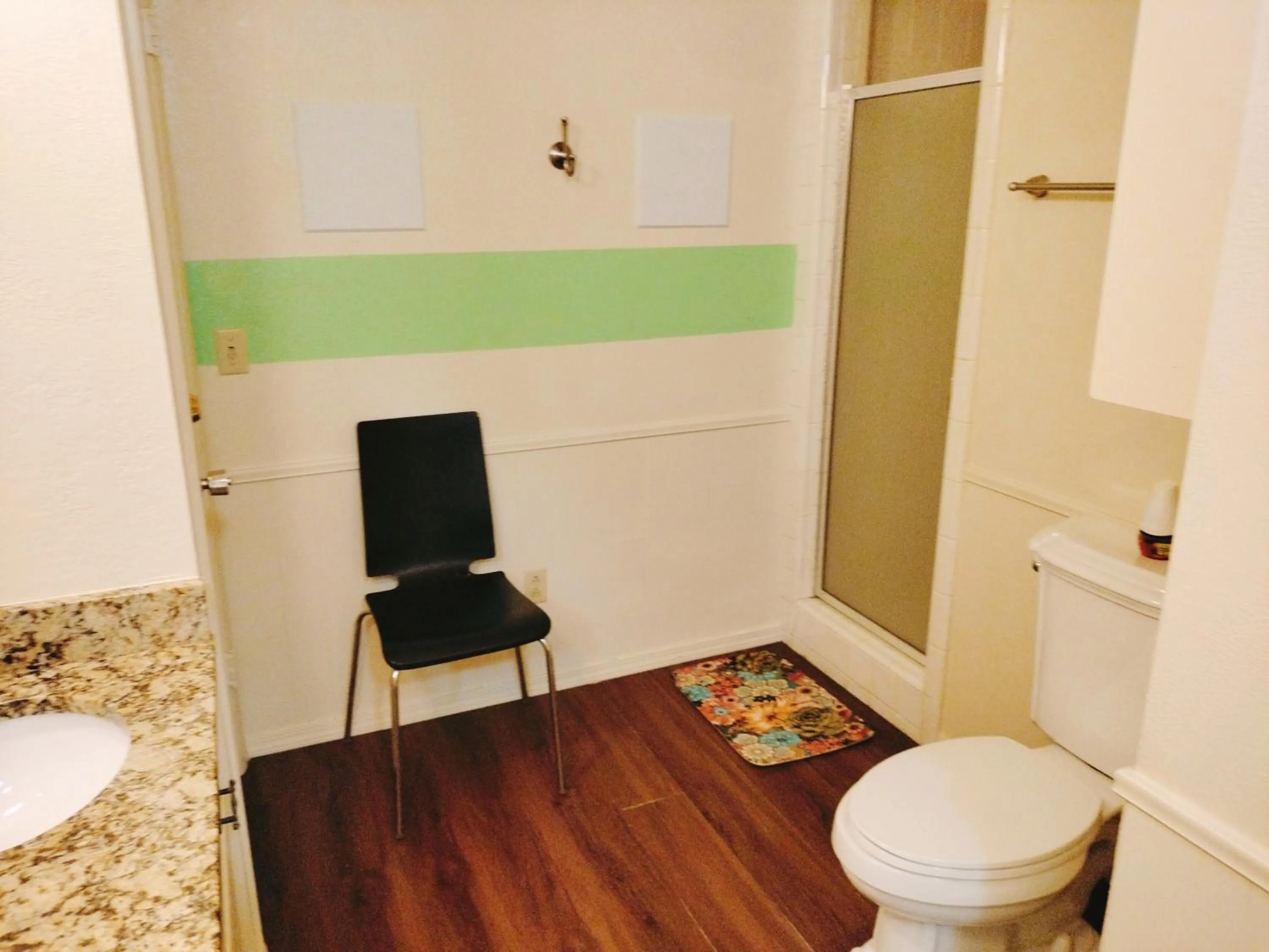 Golden Sunflower's Apt E