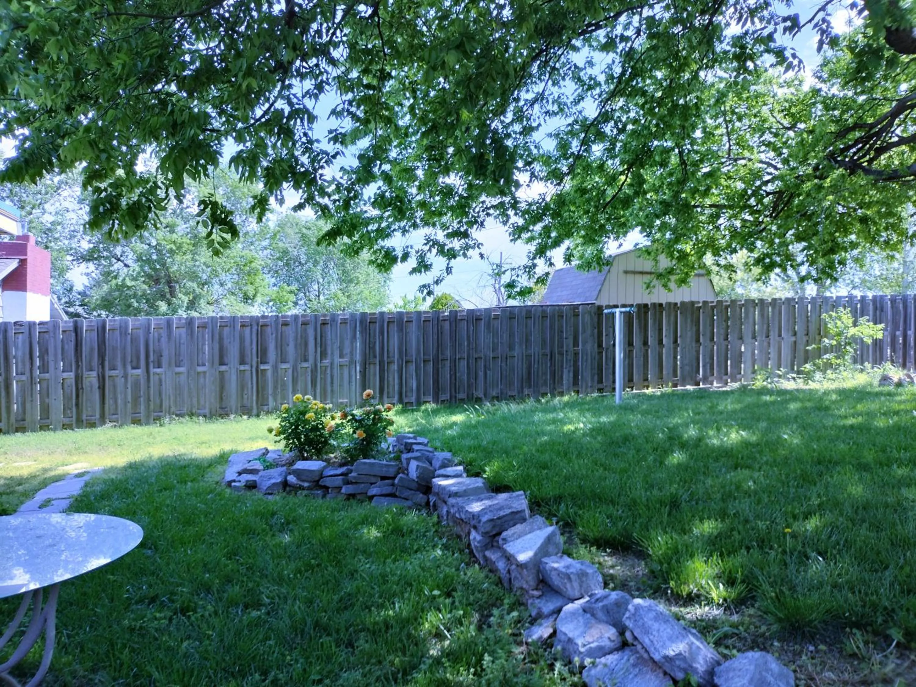 Golden Sunflower's Apt E