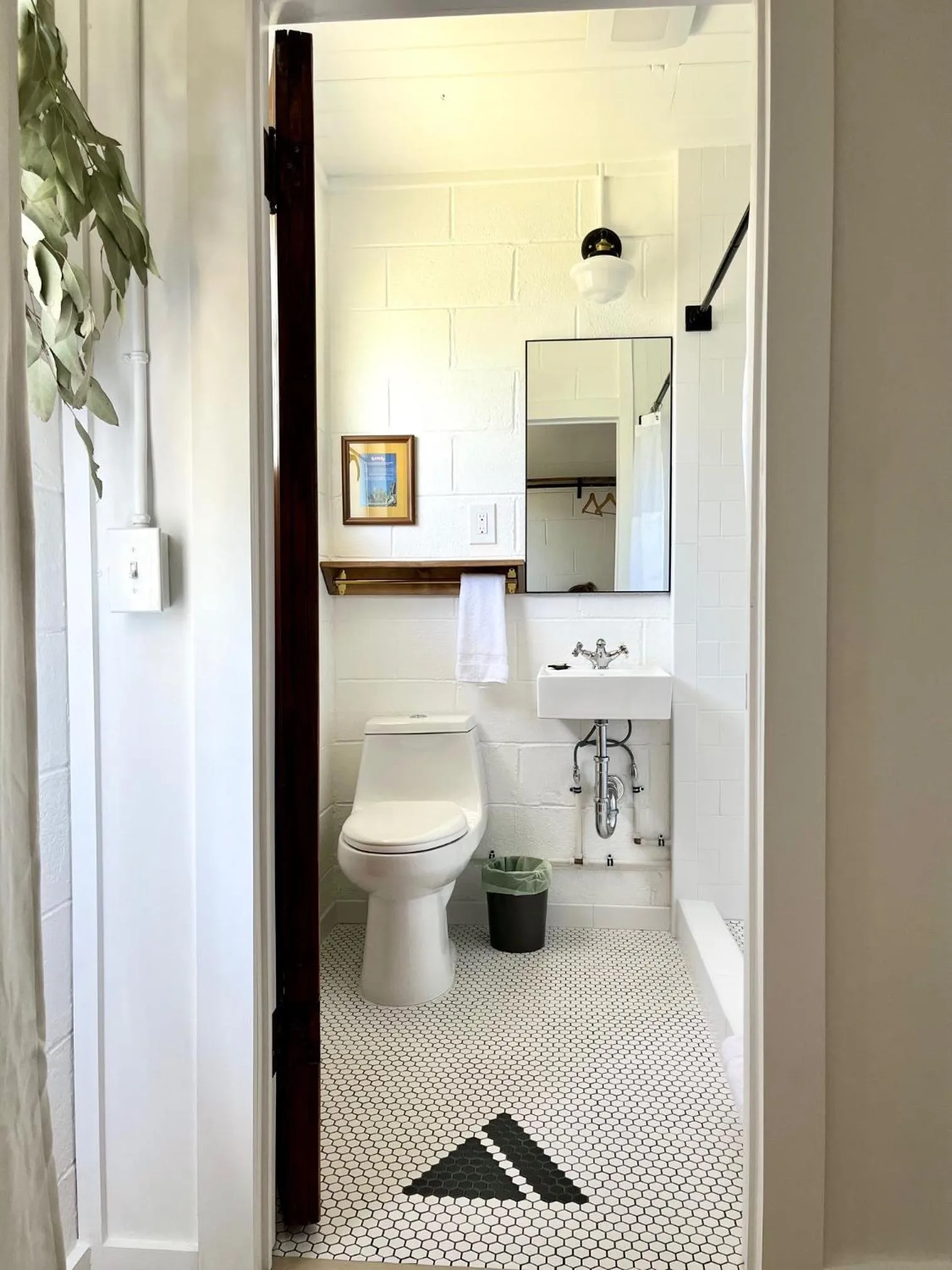 Bathroom in Triangle Motel