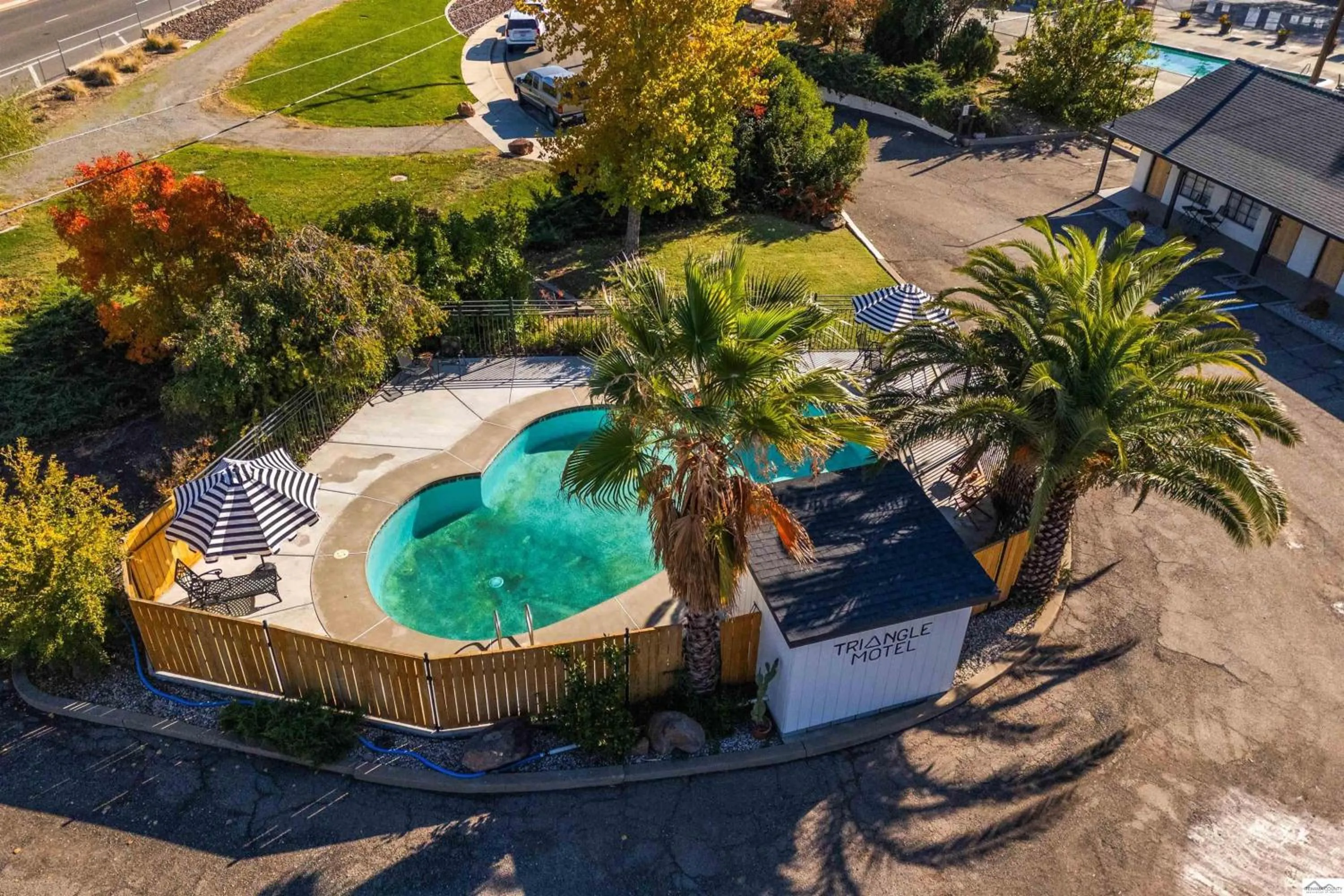 Swimming pool in Triangle Motel