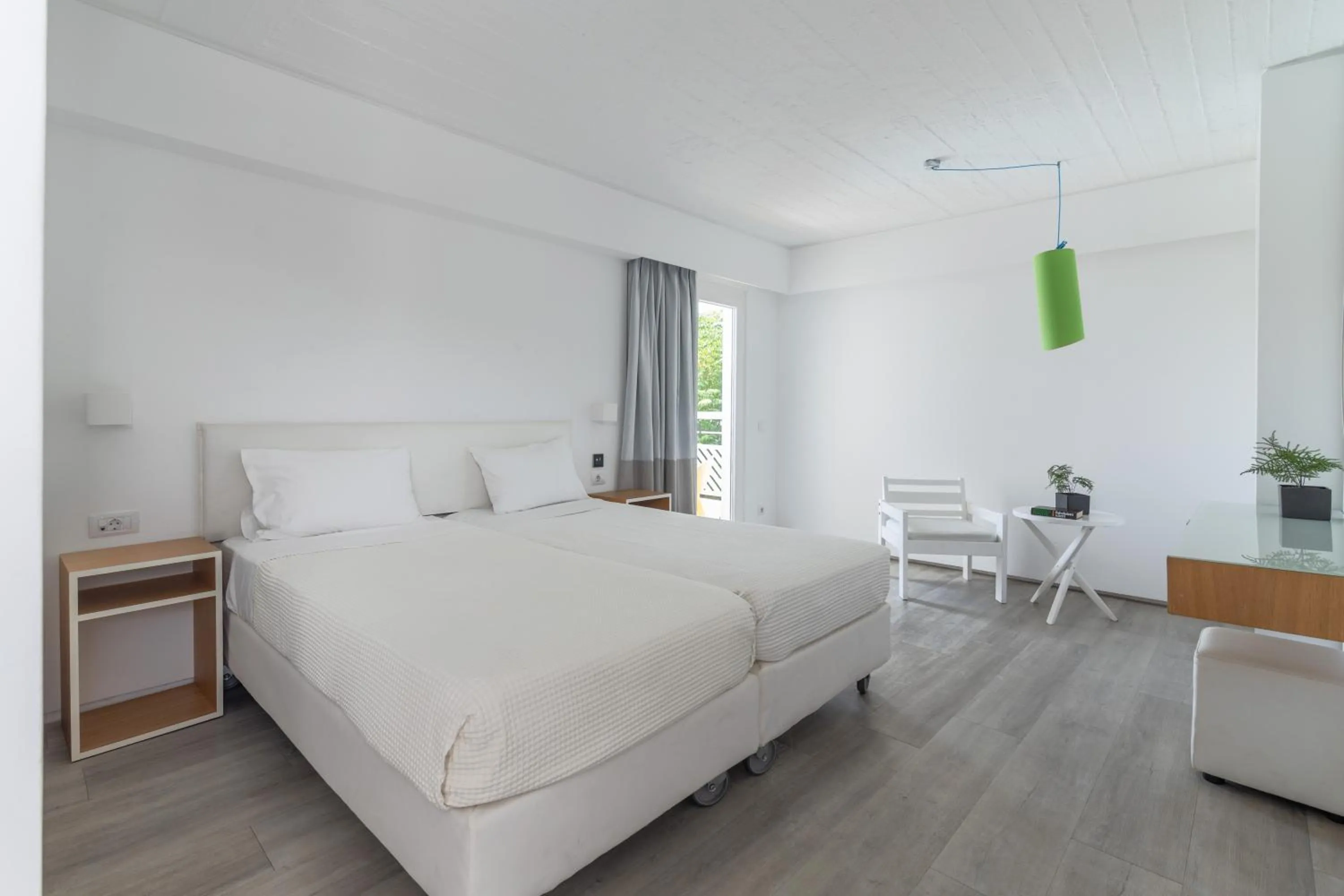 Bed in Marathon Beach Resort