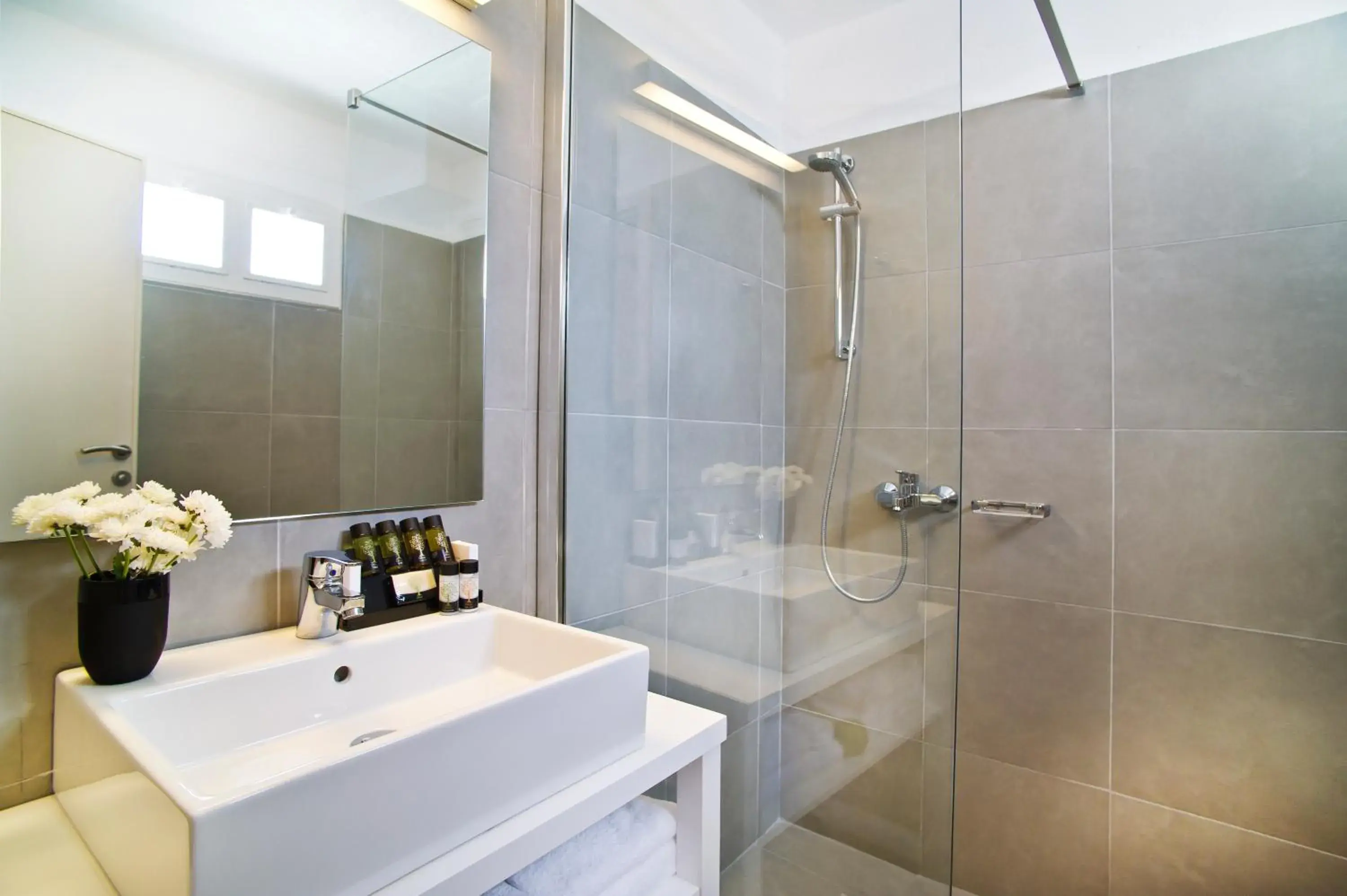 Superior Double or Twin Room in Marathon Beach Resort Superior Double or Twin Room in Marathon Beach Resort