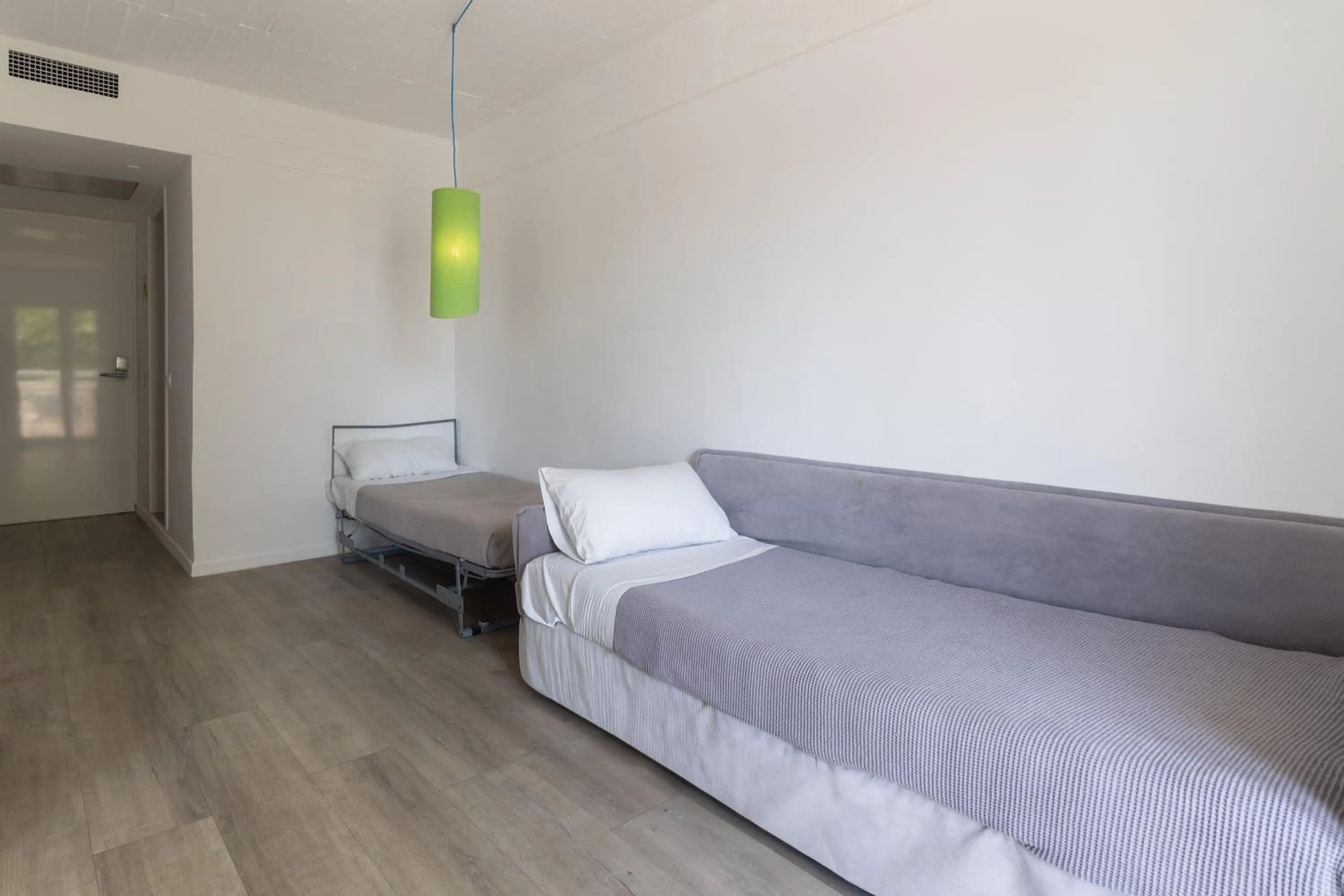 Bed in Marathon Beach Resort