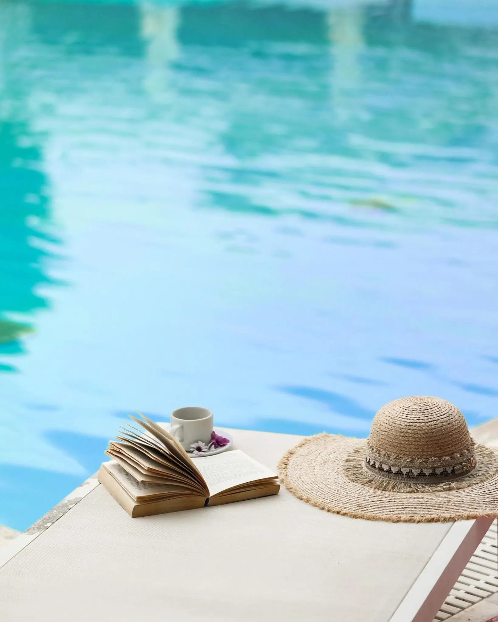 Swimming pool in Marathon Beach Resort