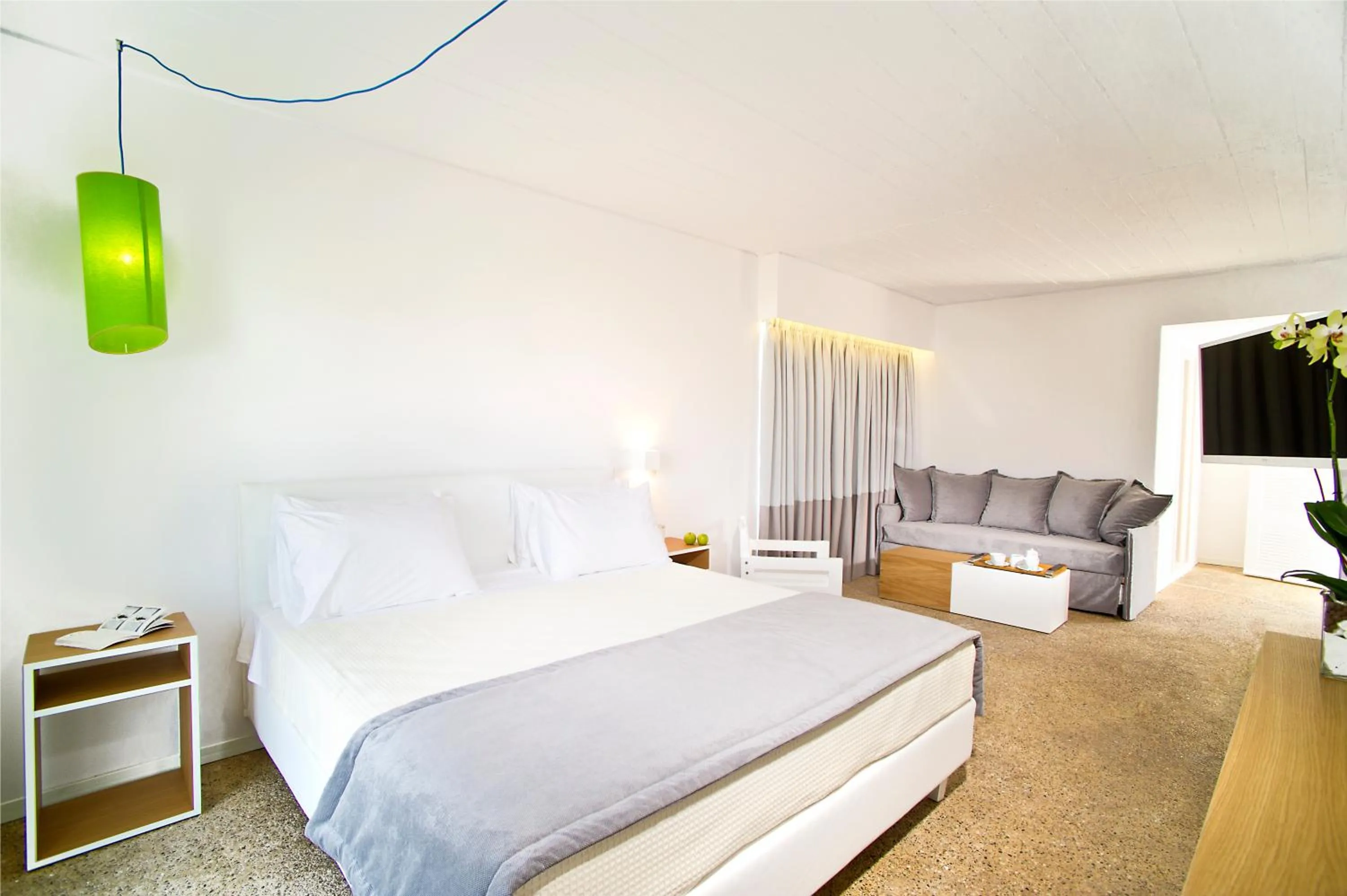 Photo of the whole room in Marathon Beach Resort