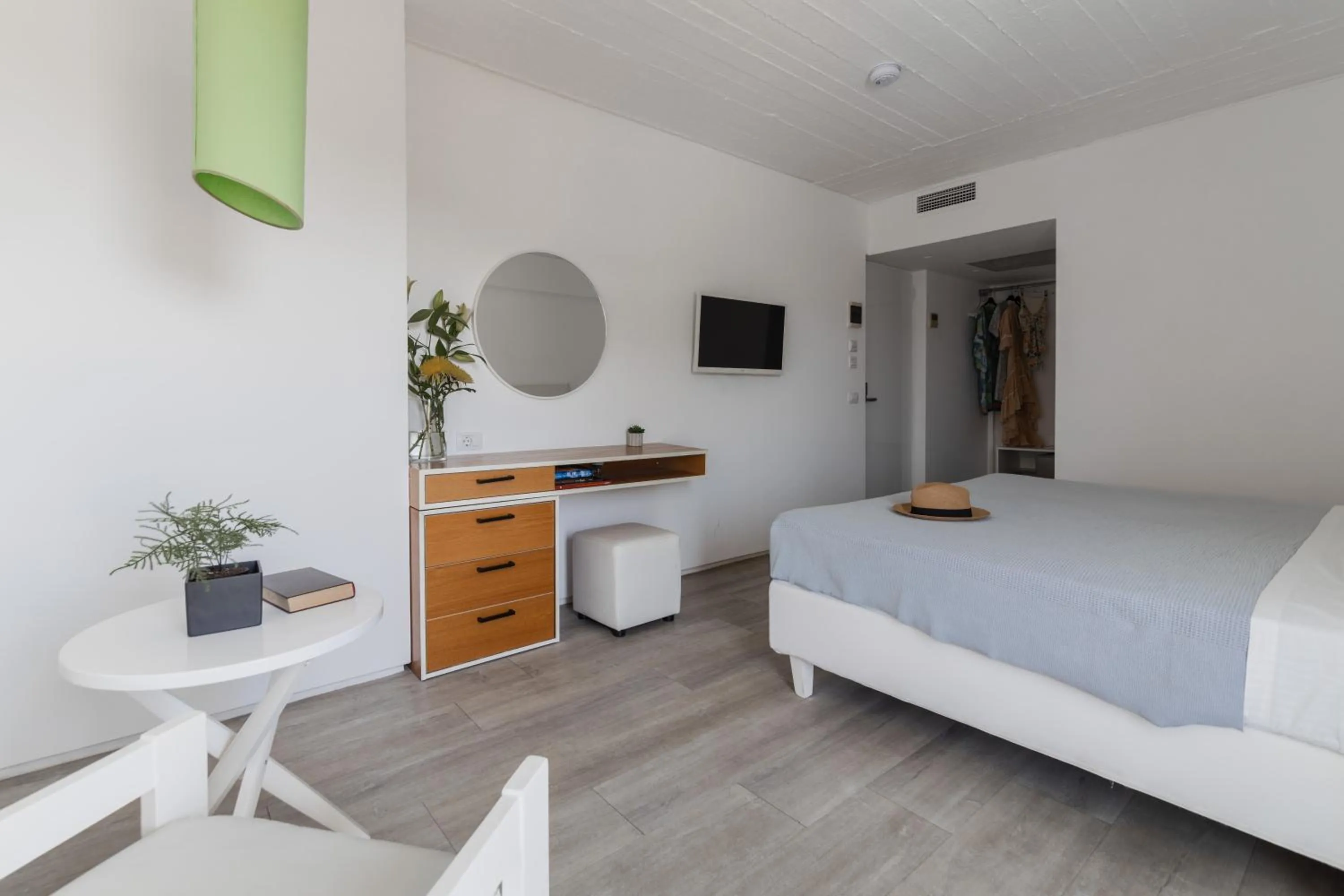 Bed in Marathon Beach Resort