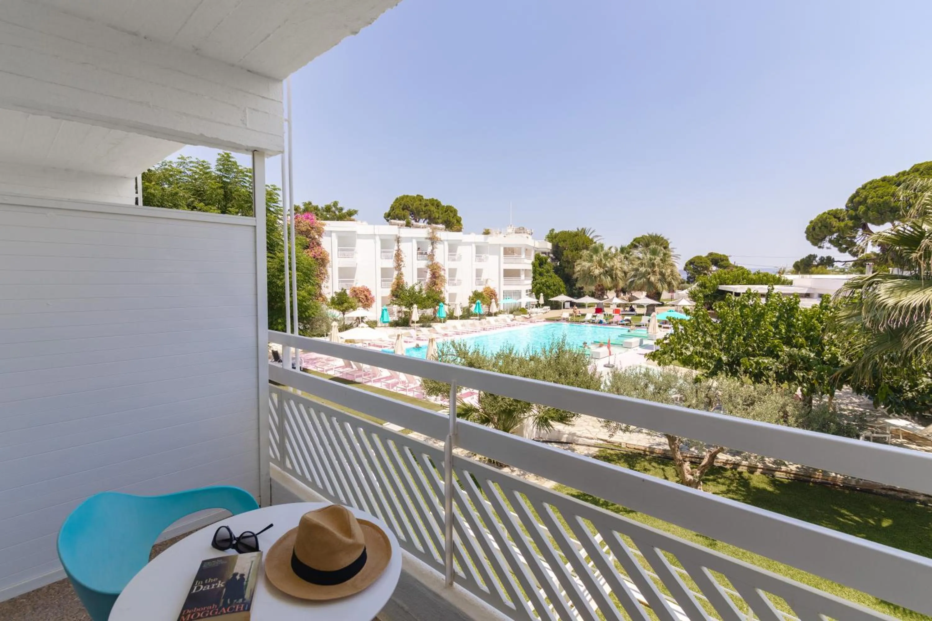 Pool view in Marathon Beach Resort