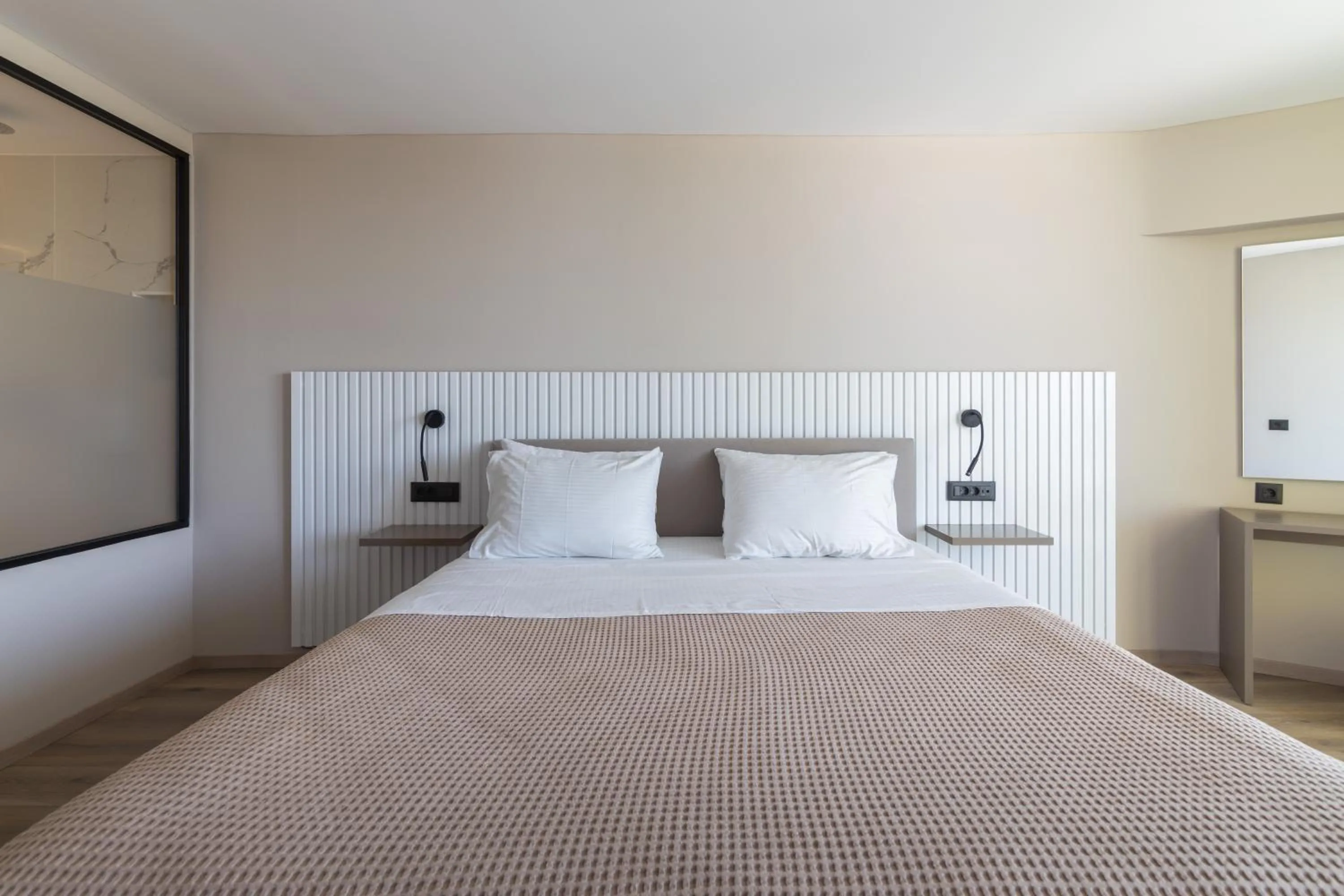 Bed in Marathon Beach Resort