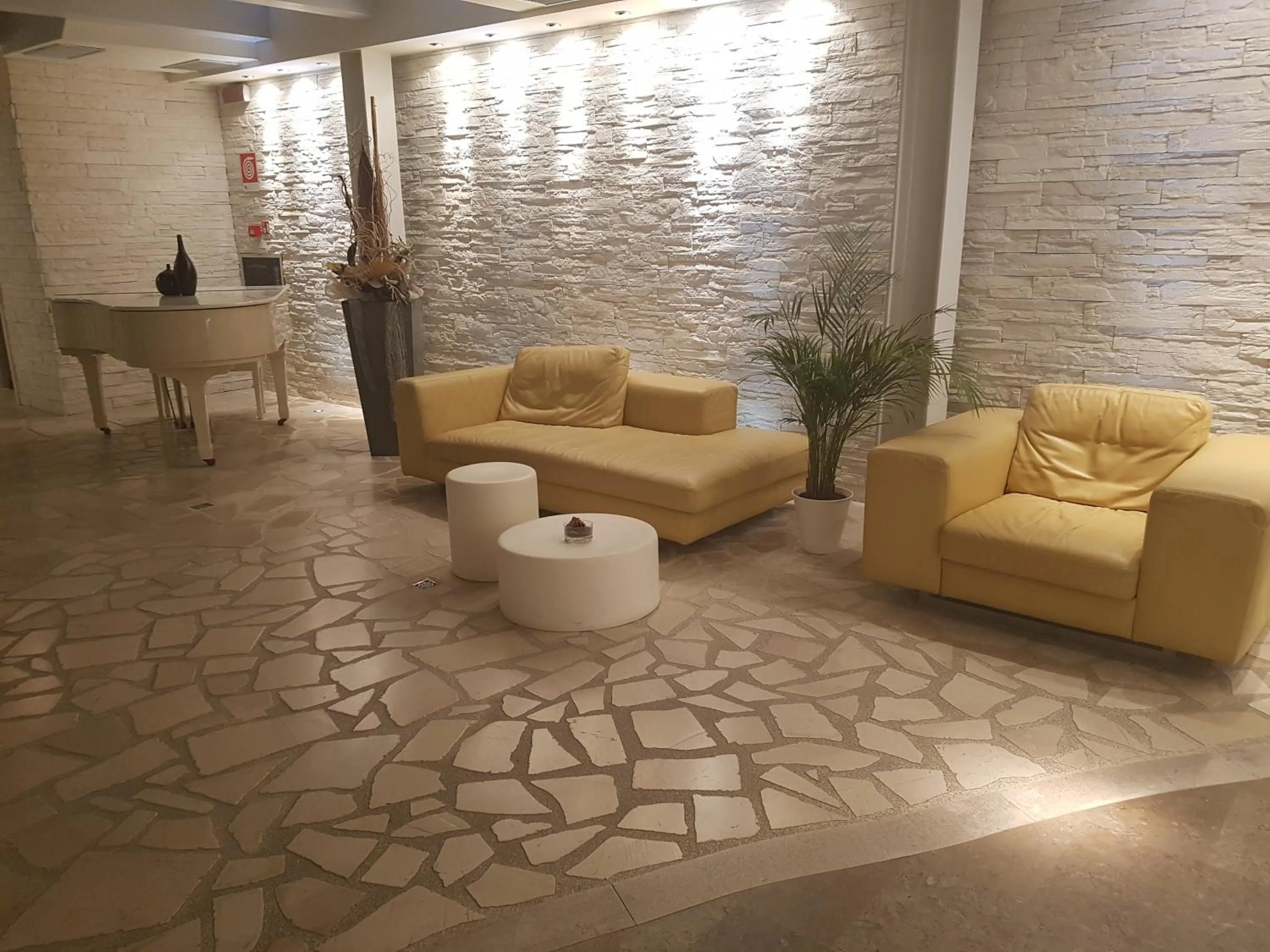 Seating area in Hotel Sorriso