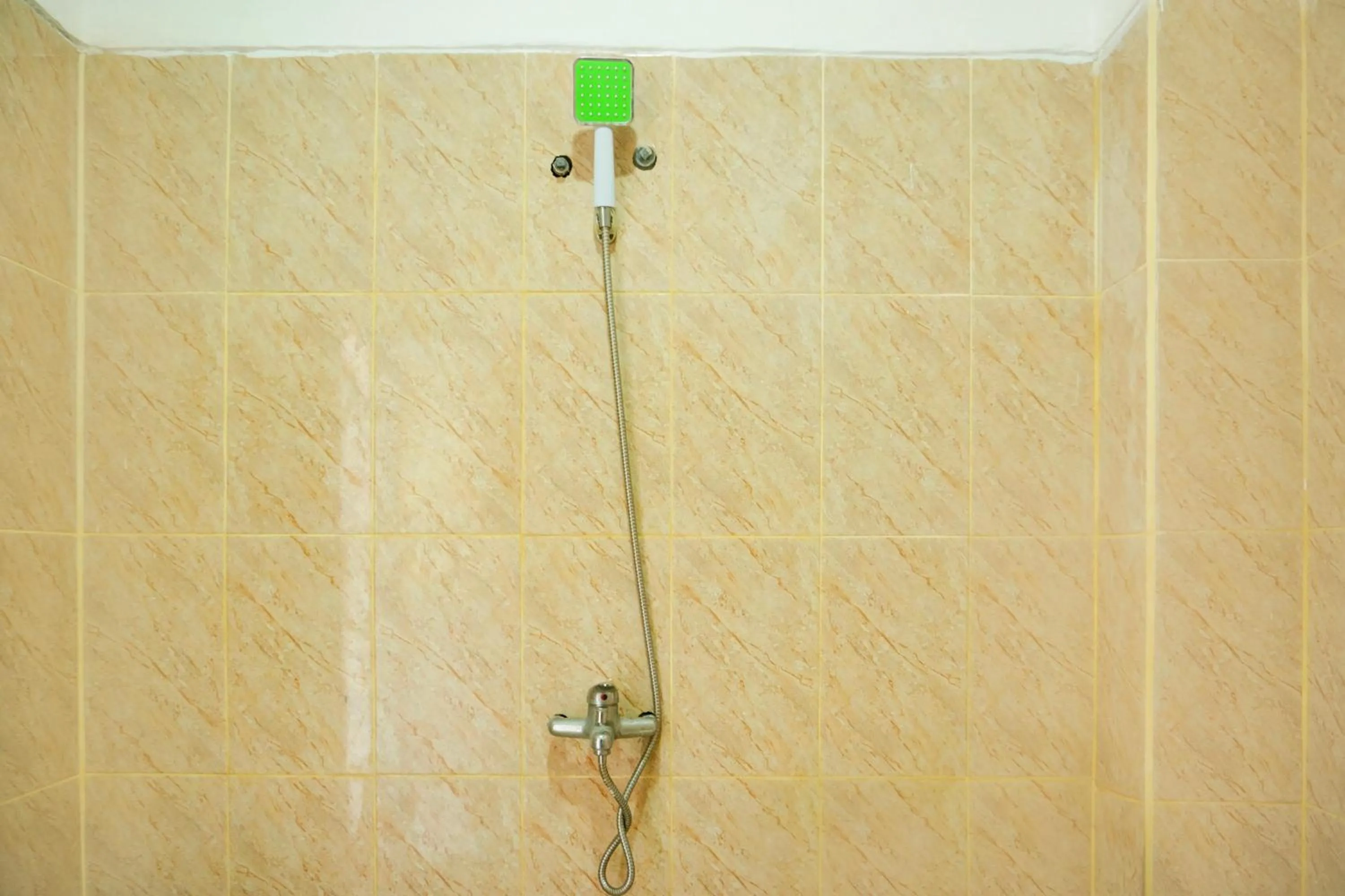 Bathroom in OYO 94375 Kanajiwa Guesthouse 2