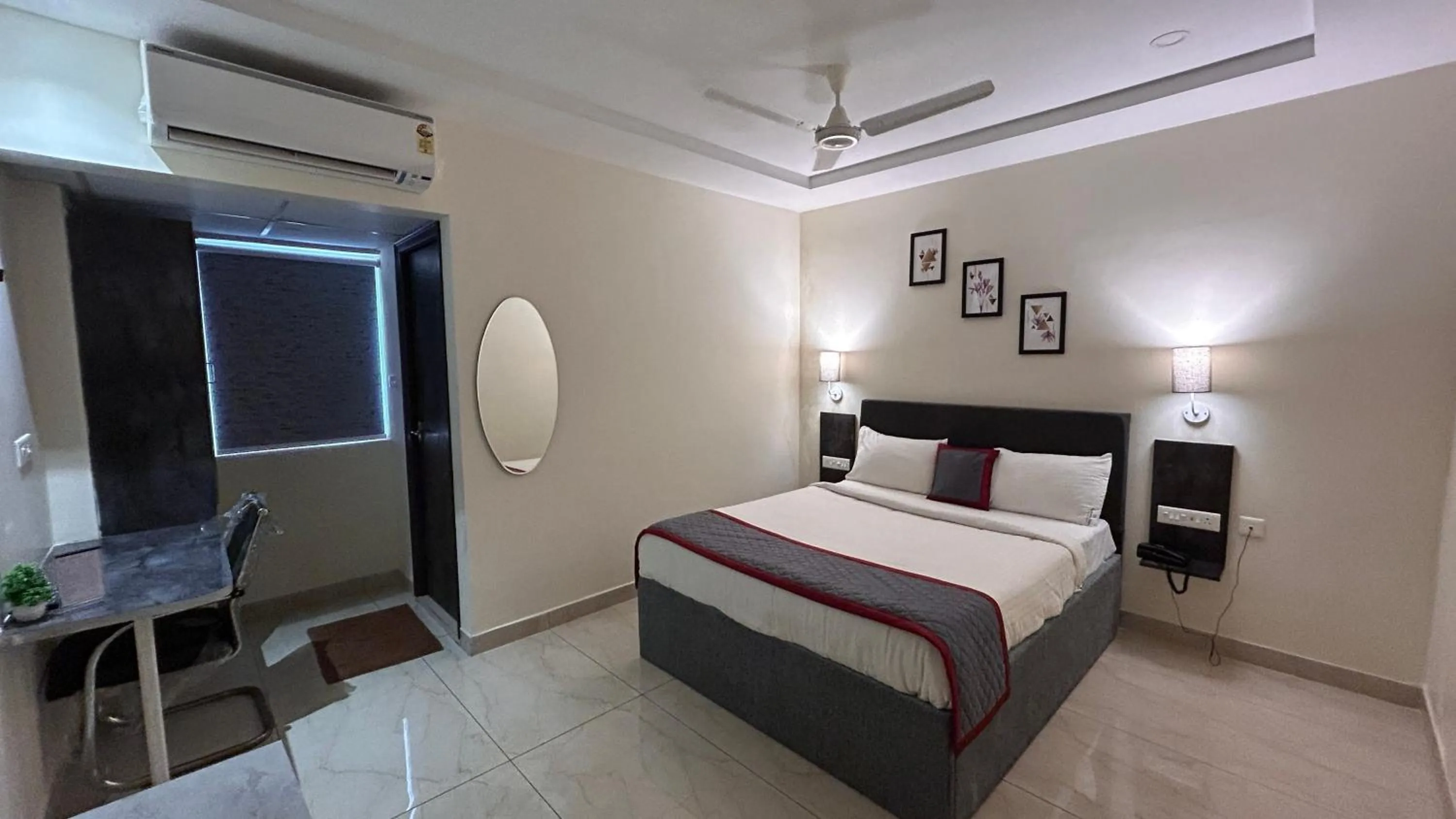 Bedroom, Bed in Seasons Stay