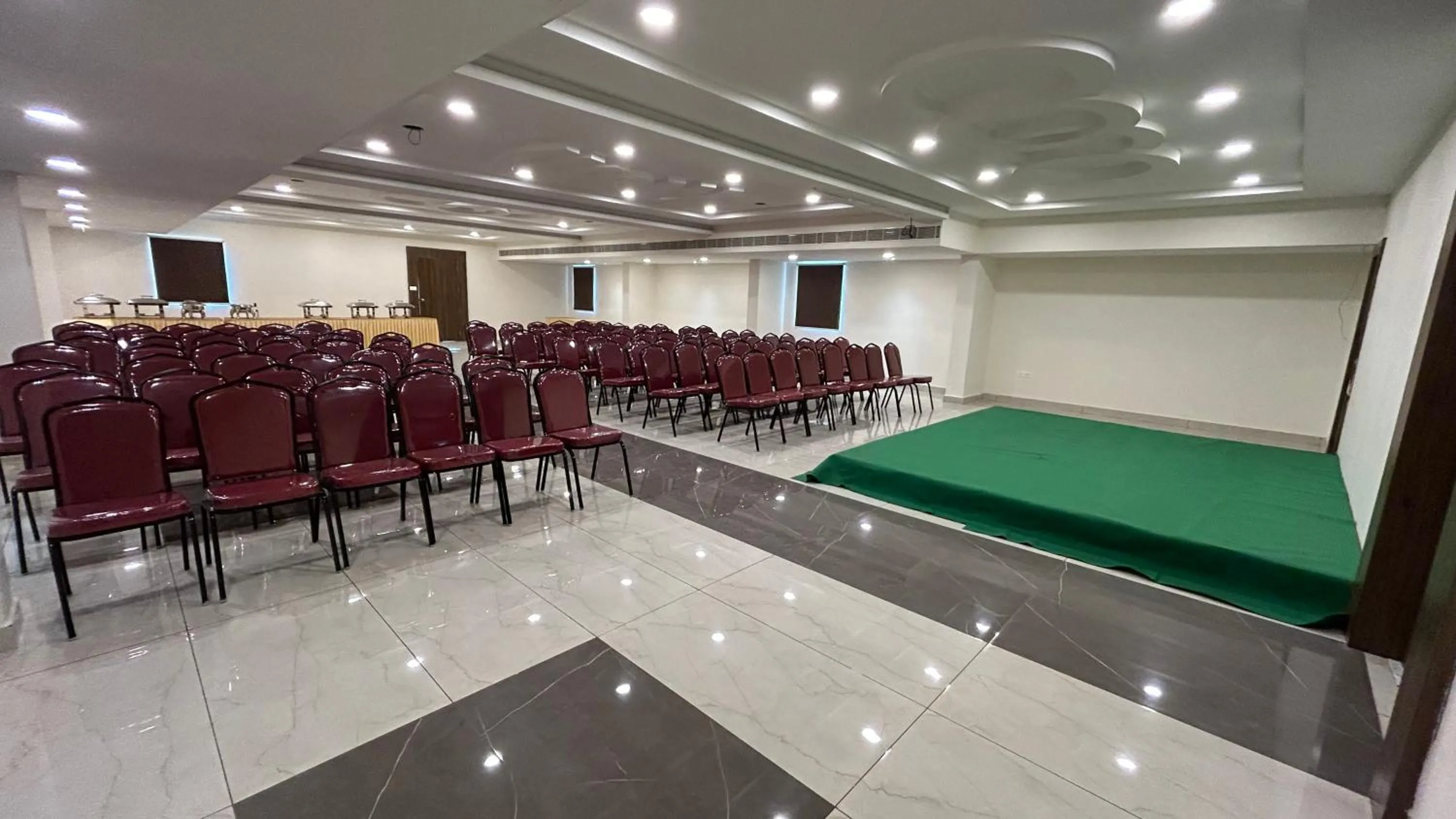 Meeting/conference room in Seasons Stay