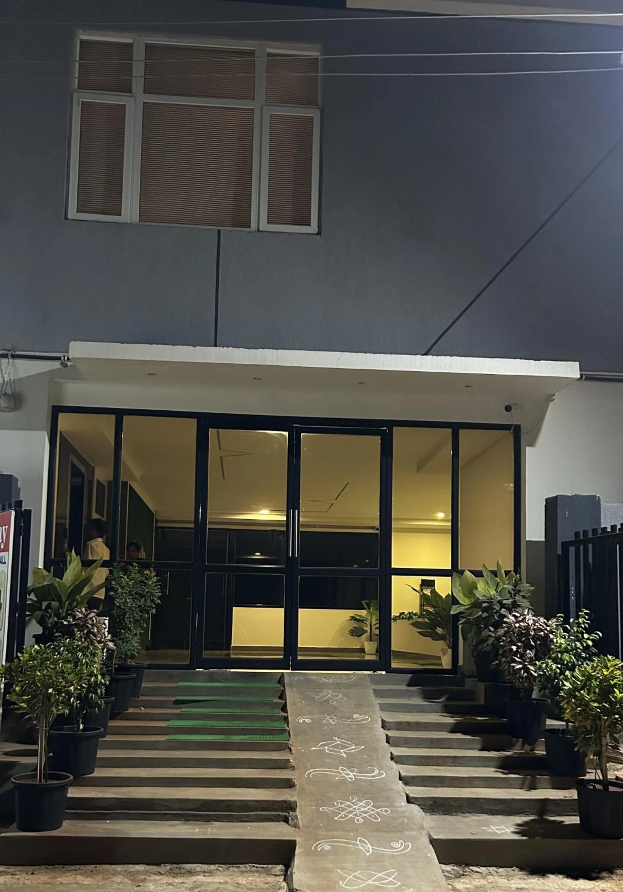 Facade/entrance in Seasons Stay