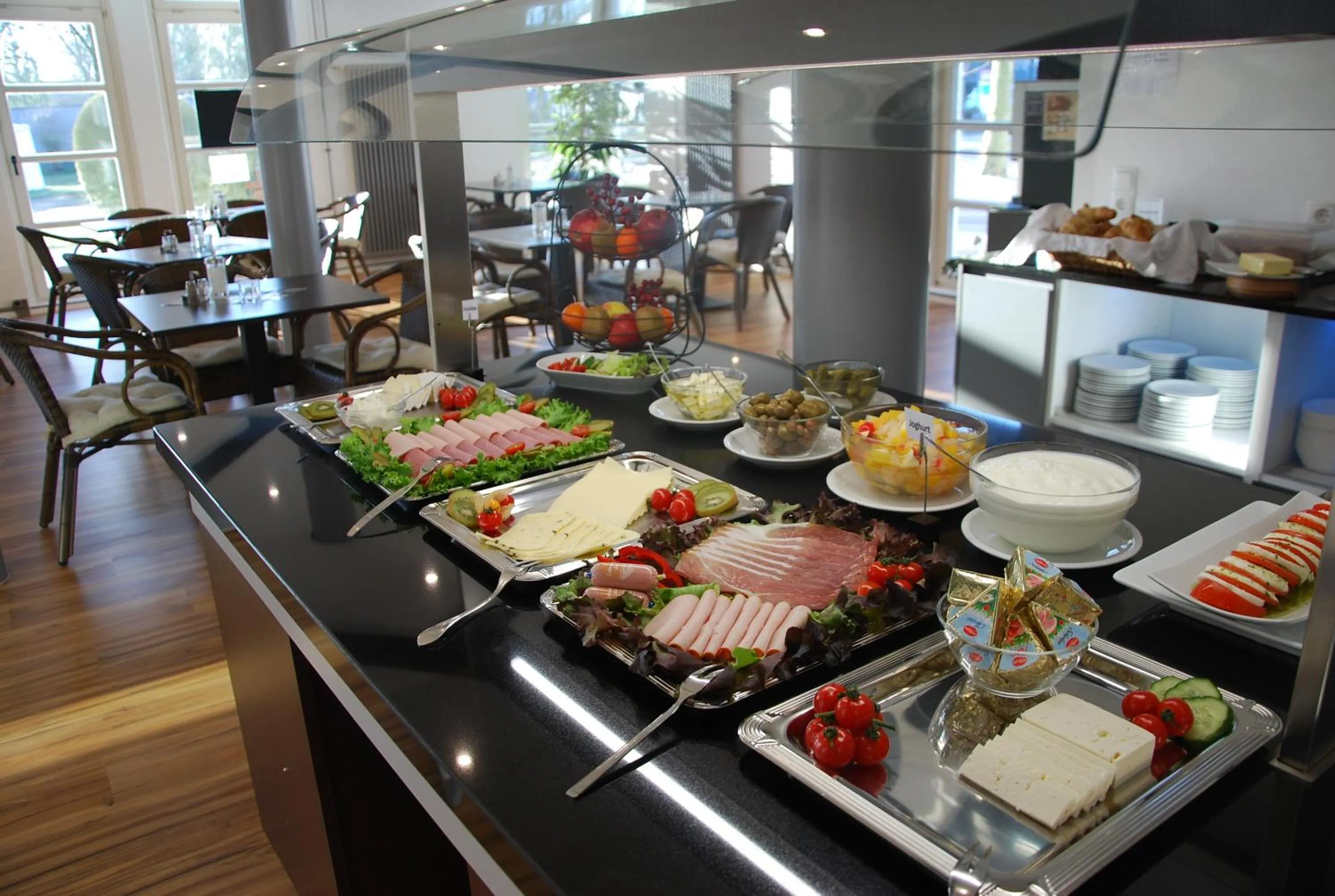 Buffet breakfast in TAT Tagungs- und Gästehaus