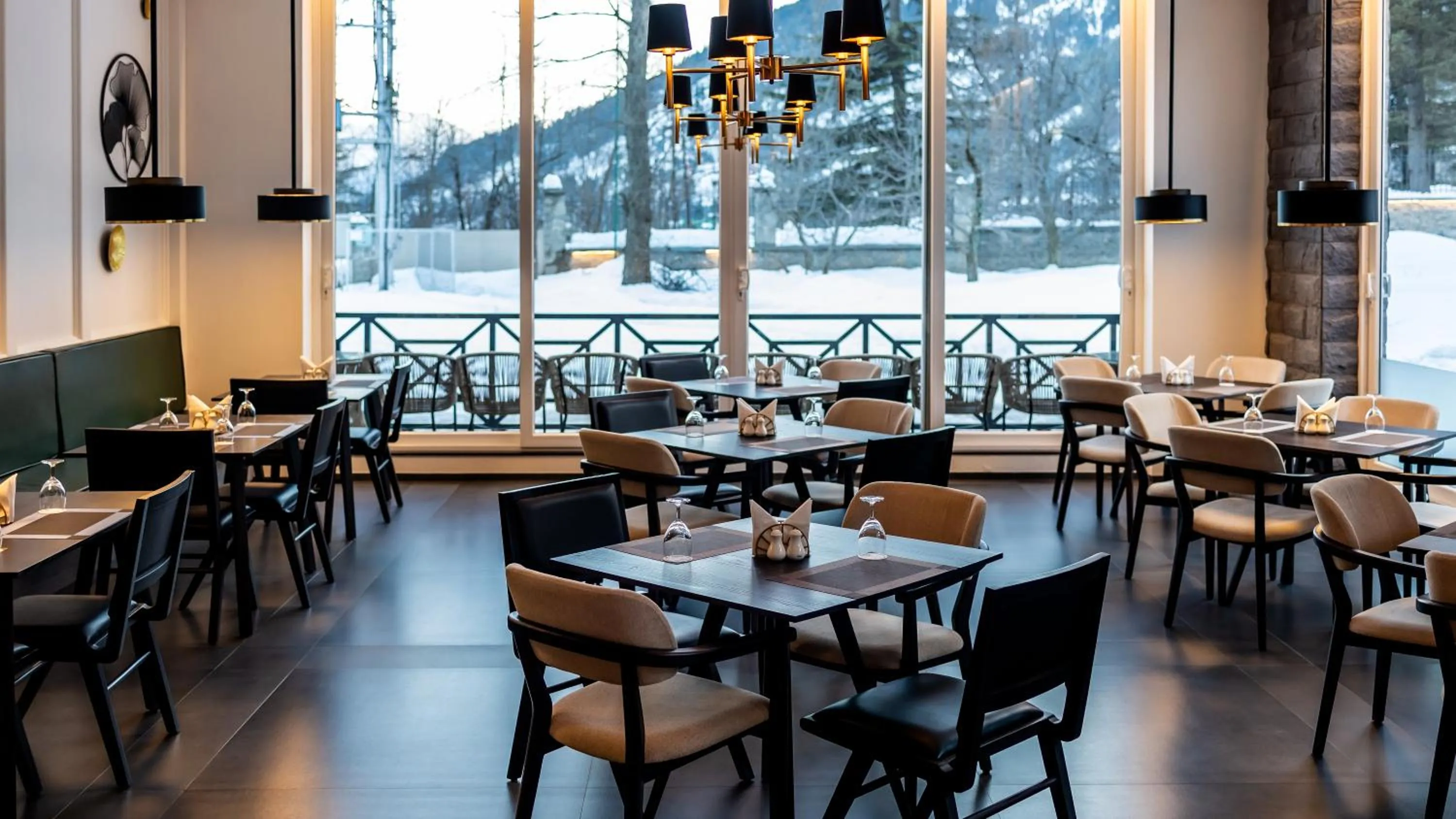 Restaurant/places to eat in Nivasana Manali - A Luxury Boutique Hotel