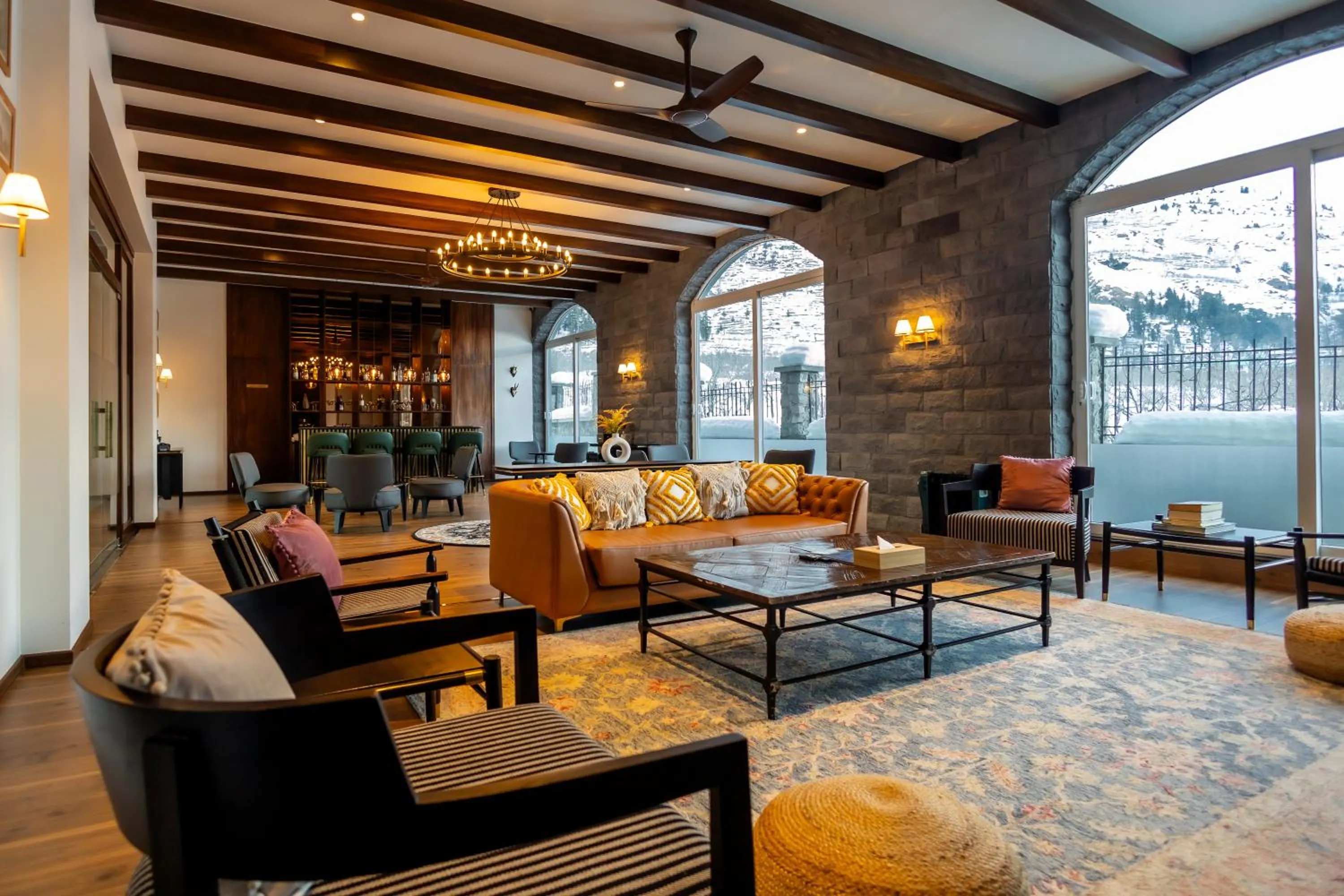 Lounge or bar in Nivasana Manali - A Luxury Boutique Hotel