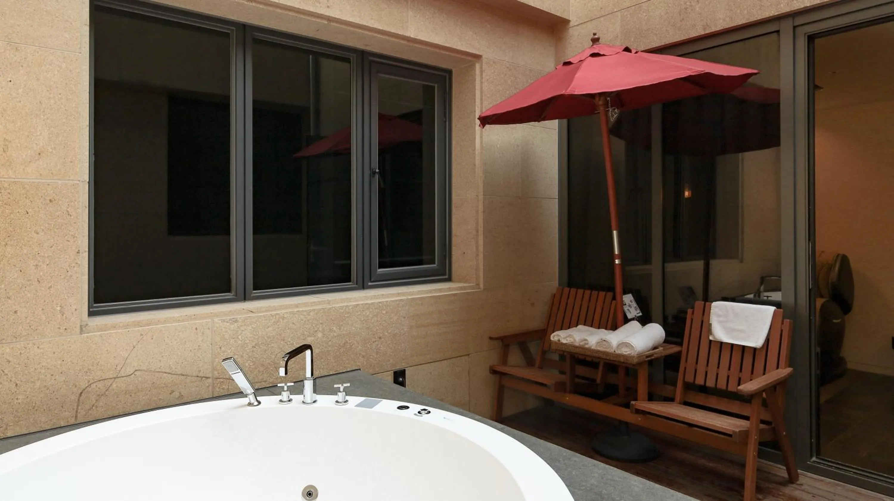 Pangyo Business & Tourist Hotel KYND