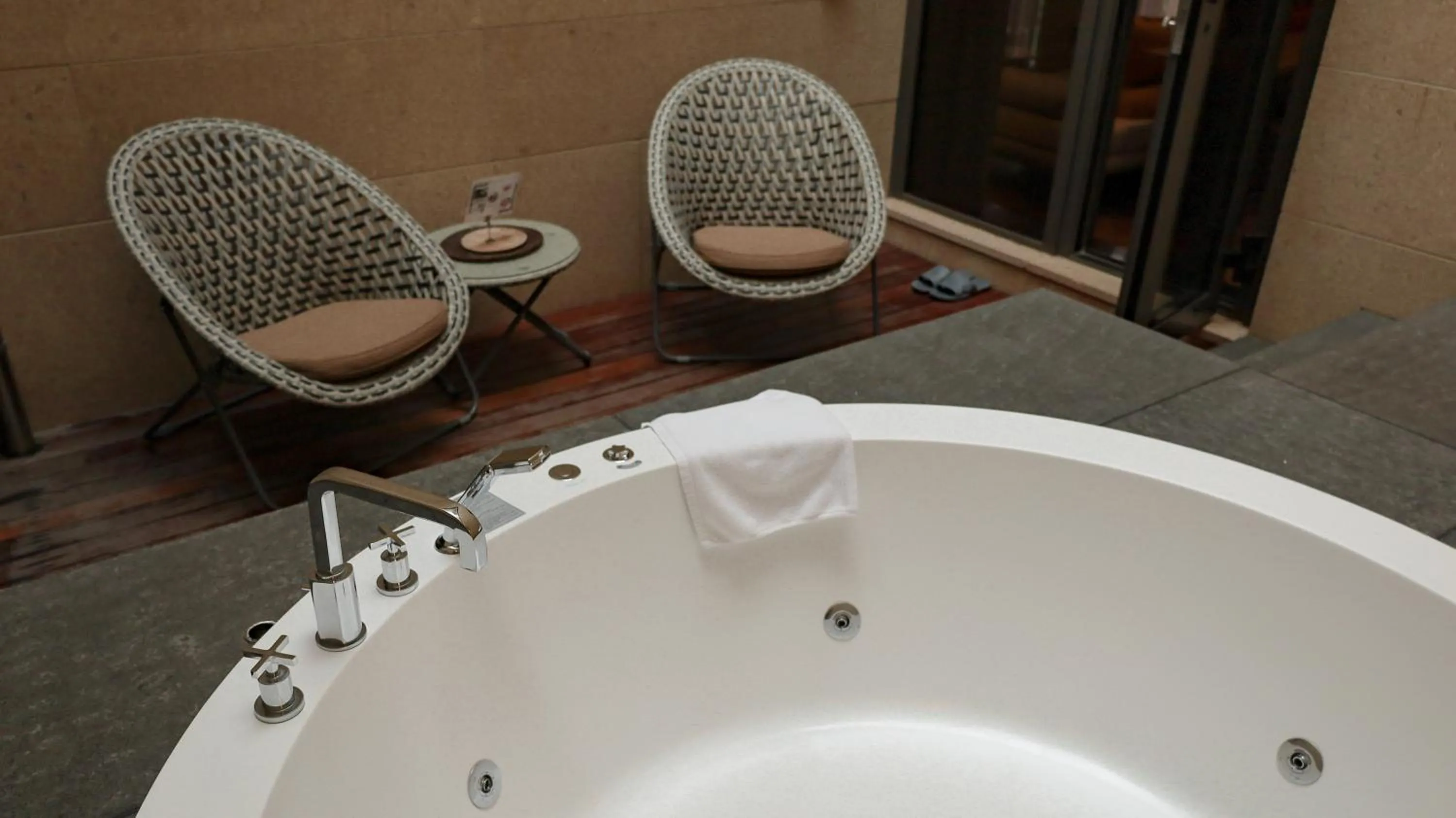 Pangyo Business & Tourist Hotel KYND