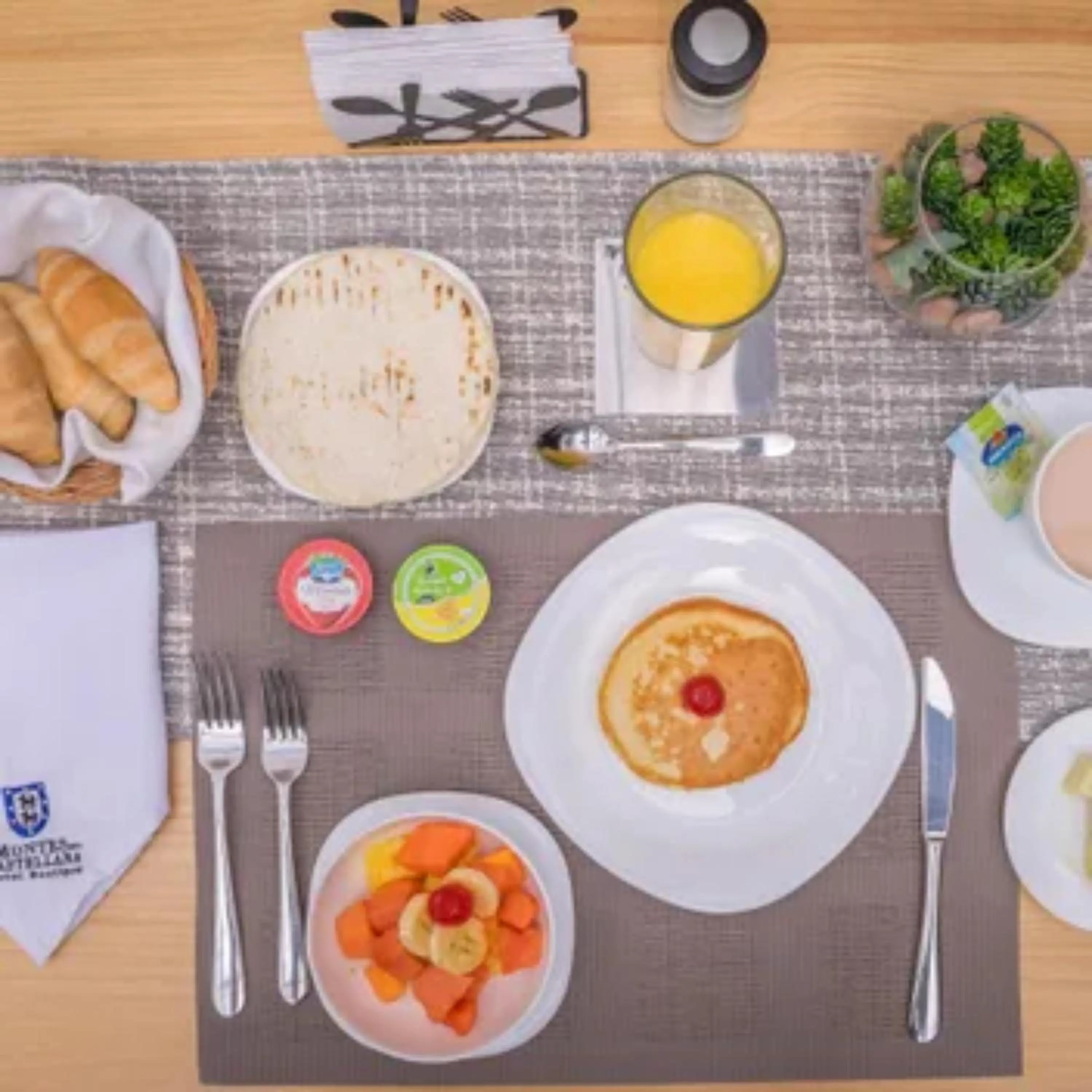 Restaurant/places to eat in Hotel Montes De La Castellana