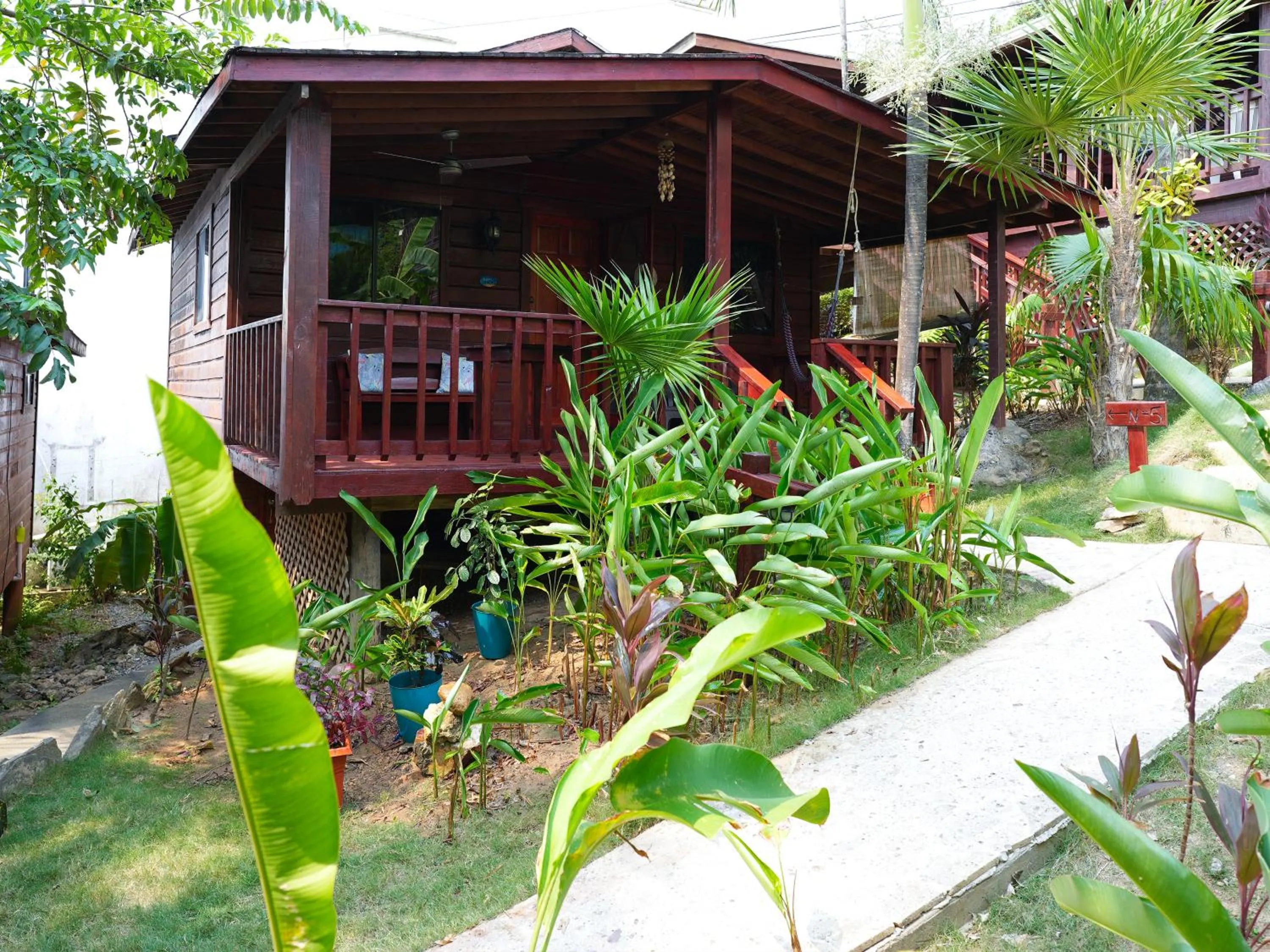 Garden in West Bay Lodge and Spa