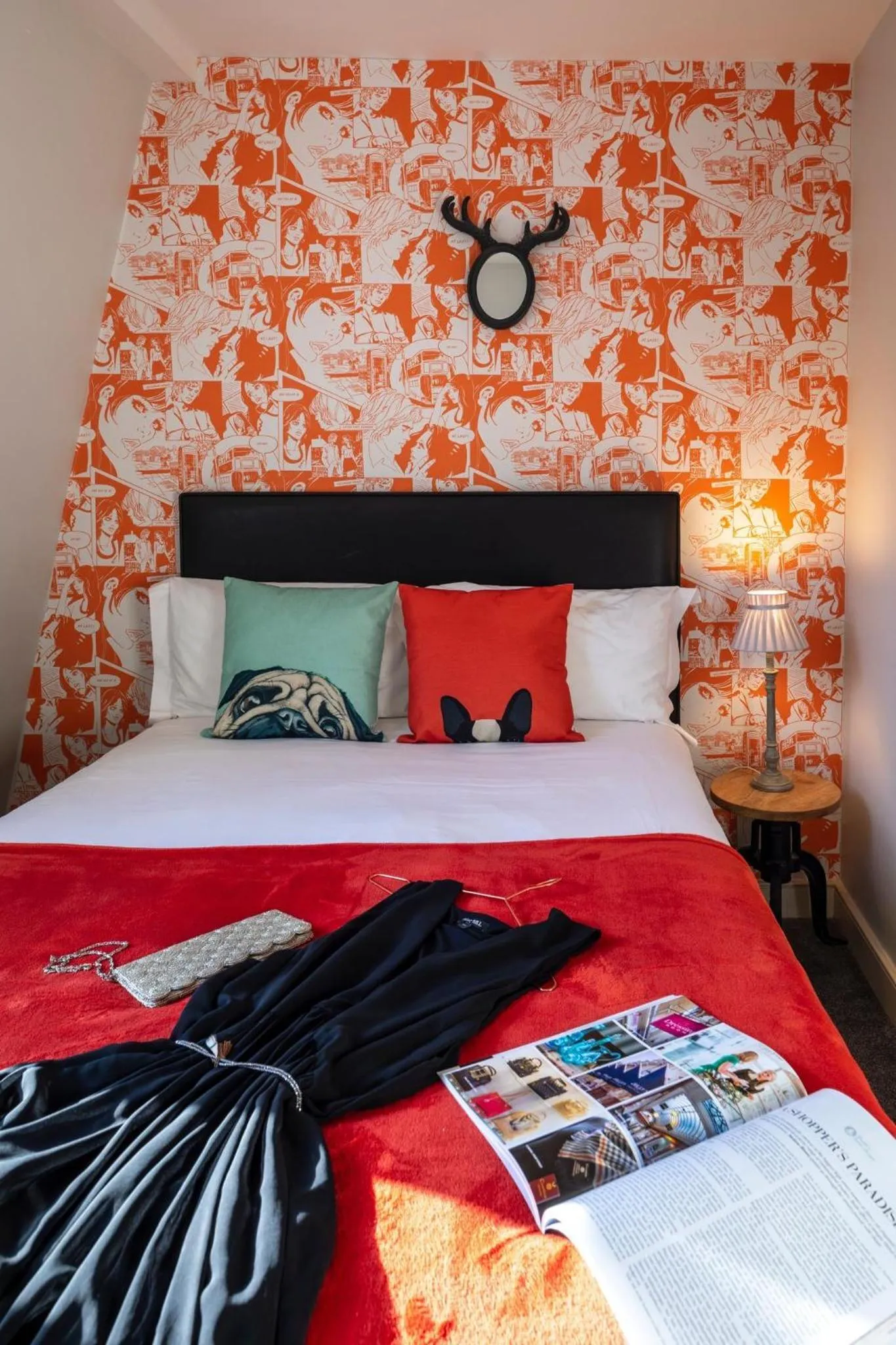 Bedroom, Bed in Harington's Apartments - Trim Street, Hot tub