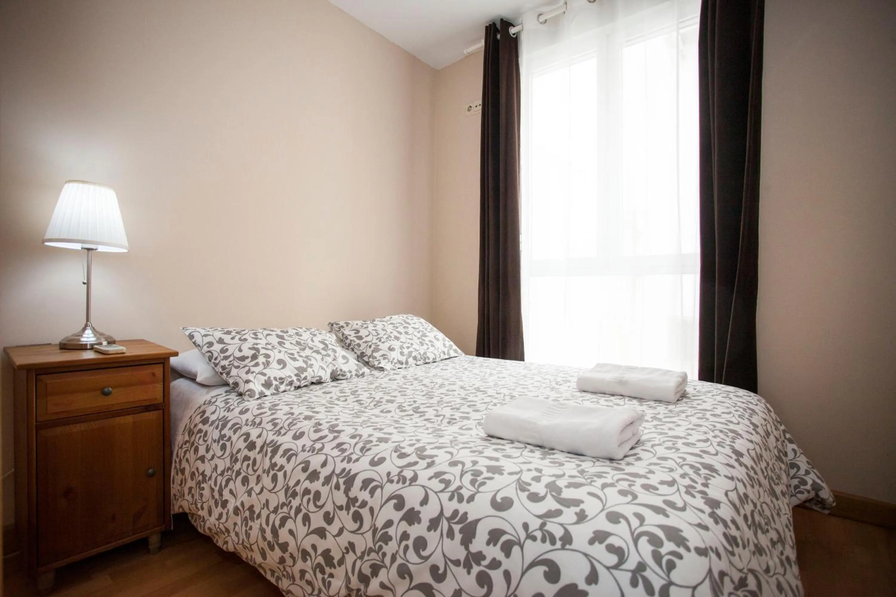 Bedroom, Bed in Fuencarral Apartments