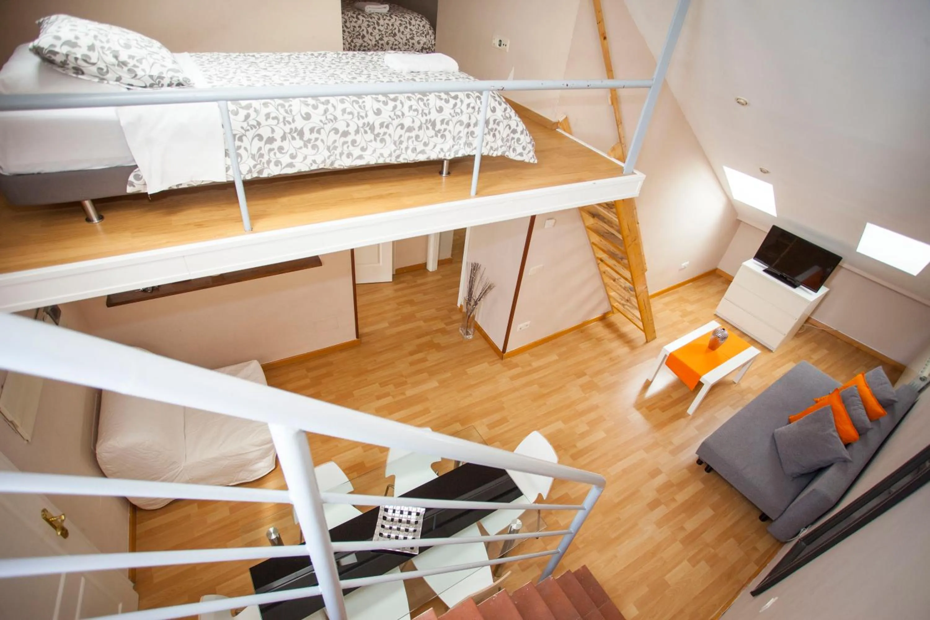 Living room, Bed in Fuencarral Apartments