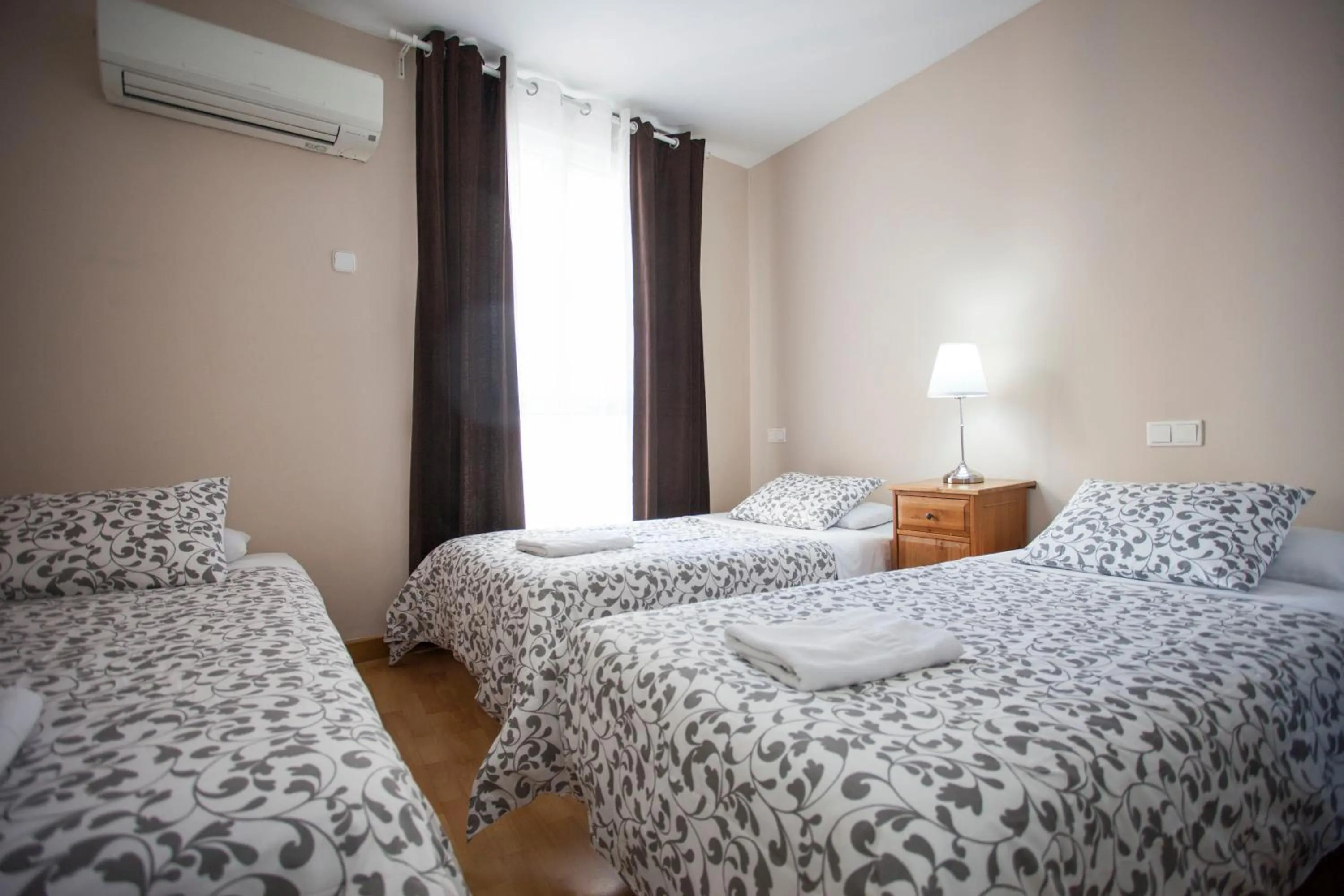 Bedroom, Bed in Fuencarral Apartments