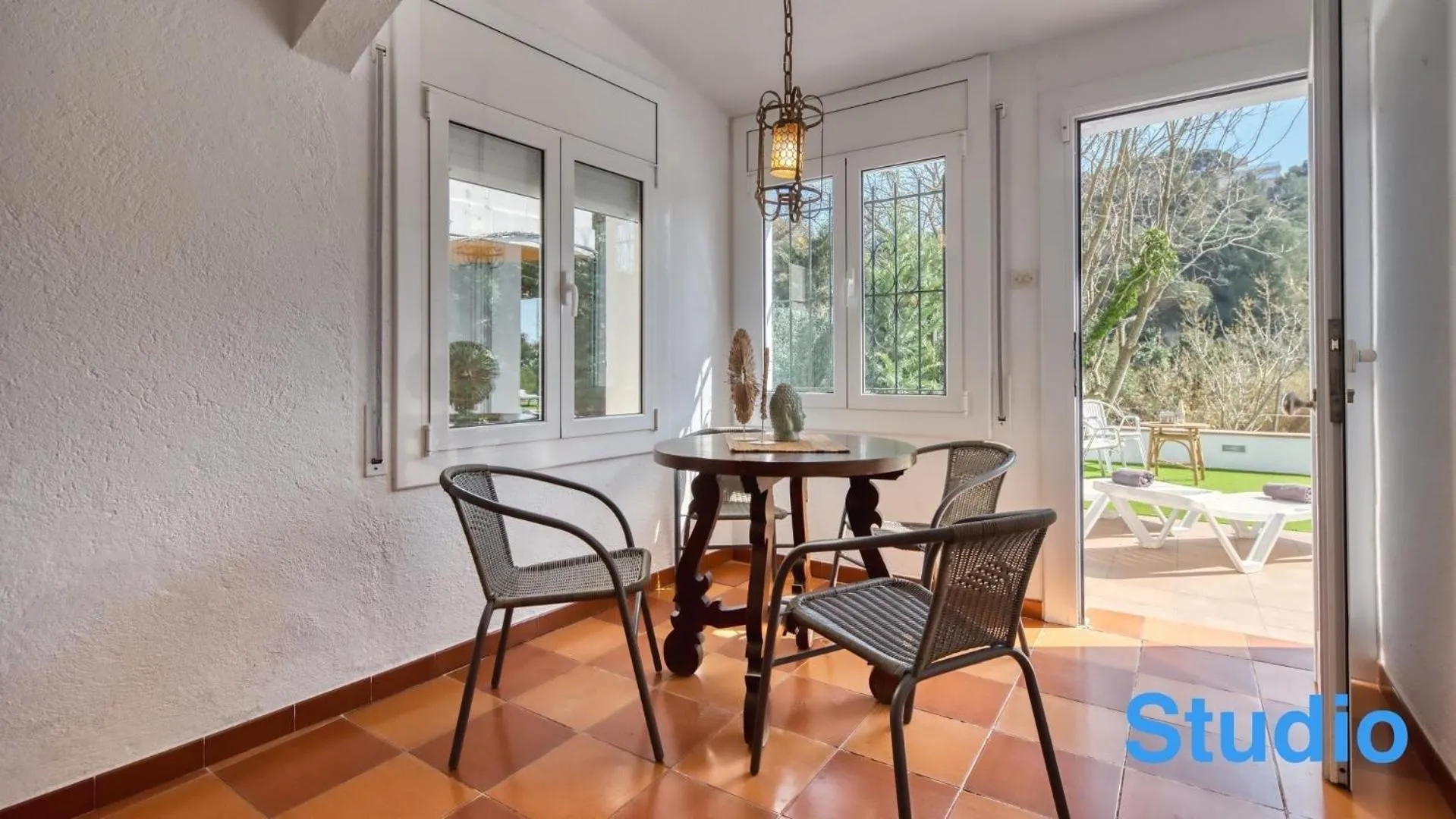 Property building in Costacabana - Villa Pilar