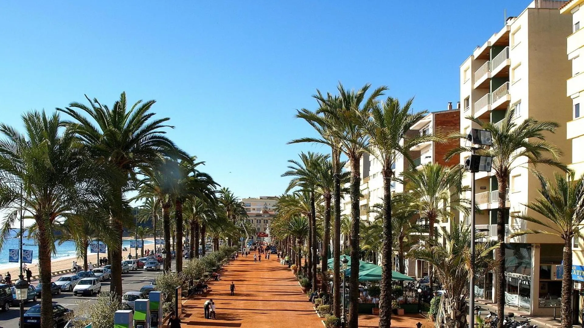 Property building in Costacabana - Villa Pilar