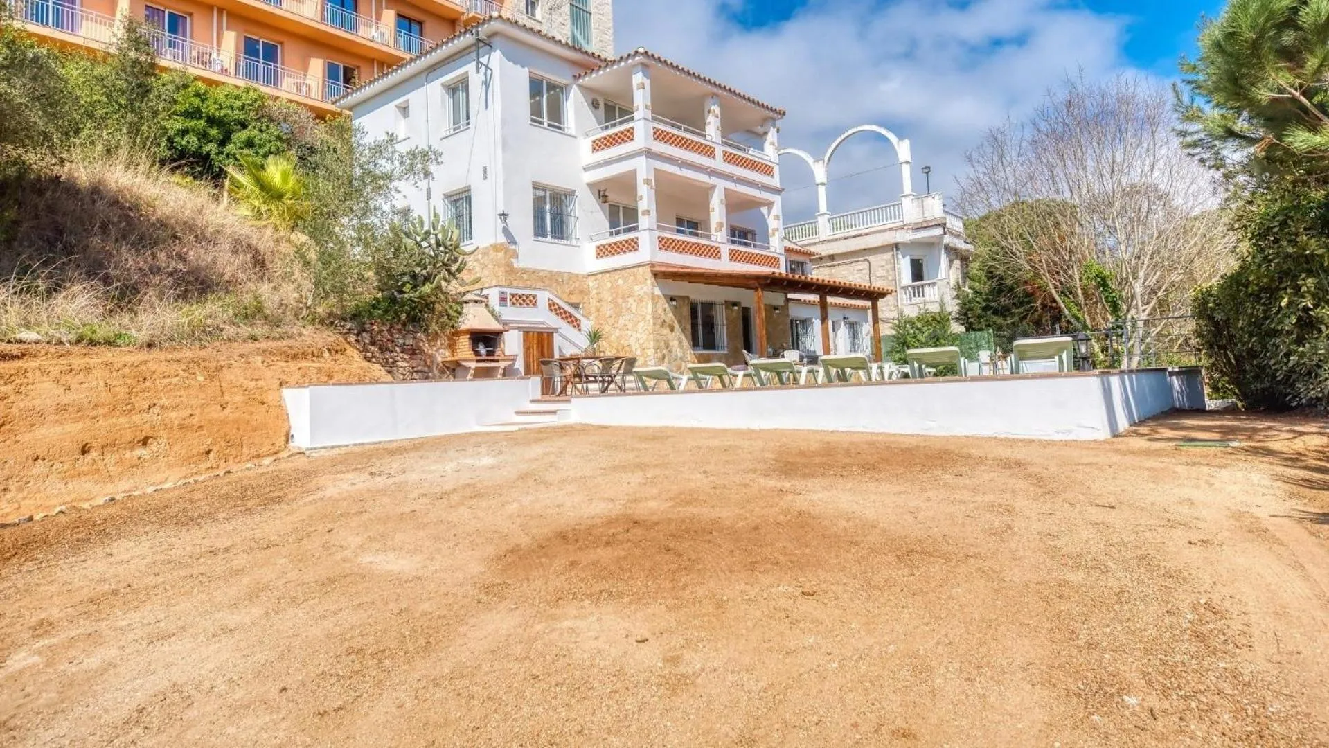 Property building in Costacabana - Villa Pilar