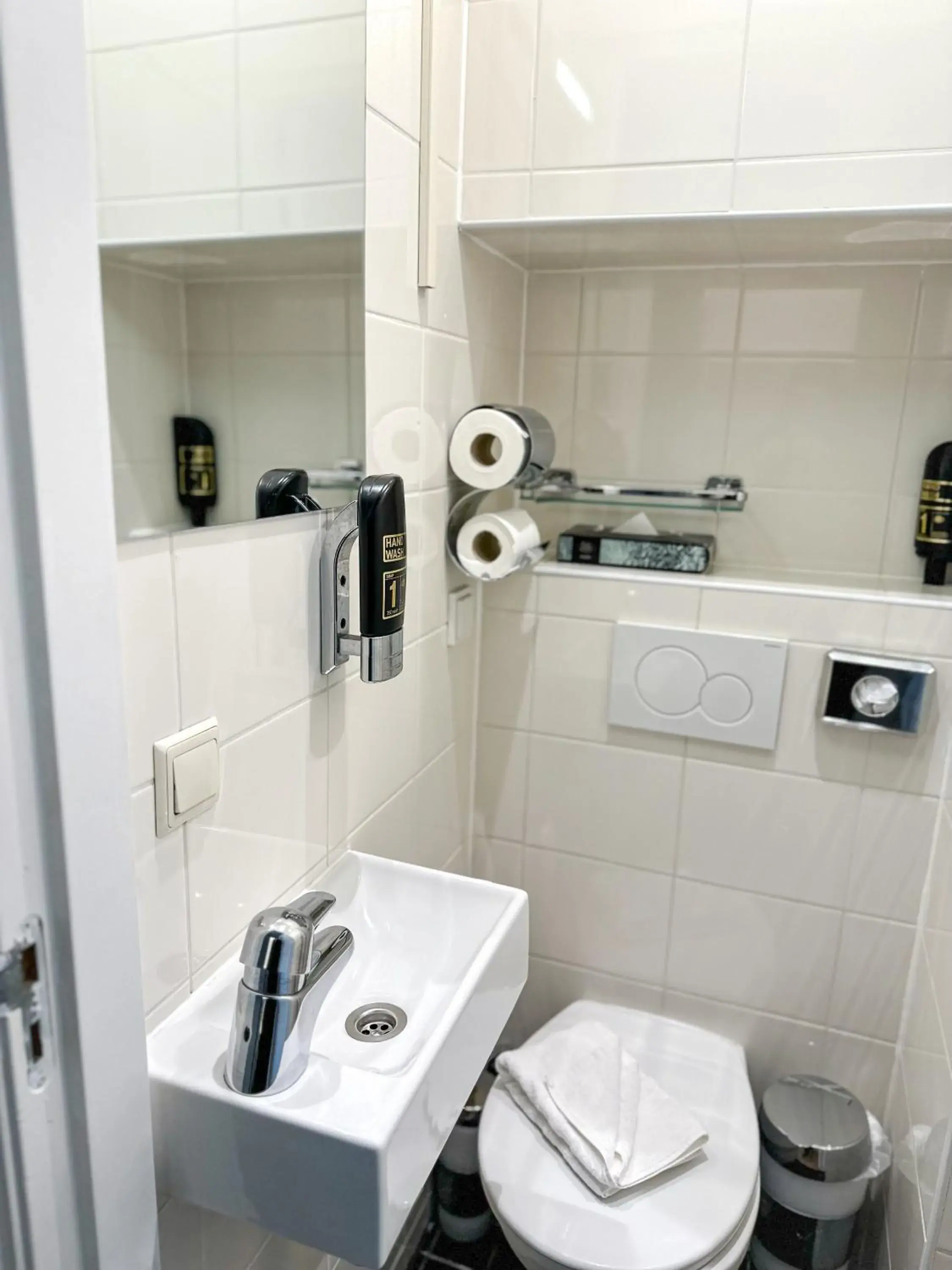 Standard Twin Room in Hotel Vondel Garden Standard Twin Room in Hotel Vondel Garden