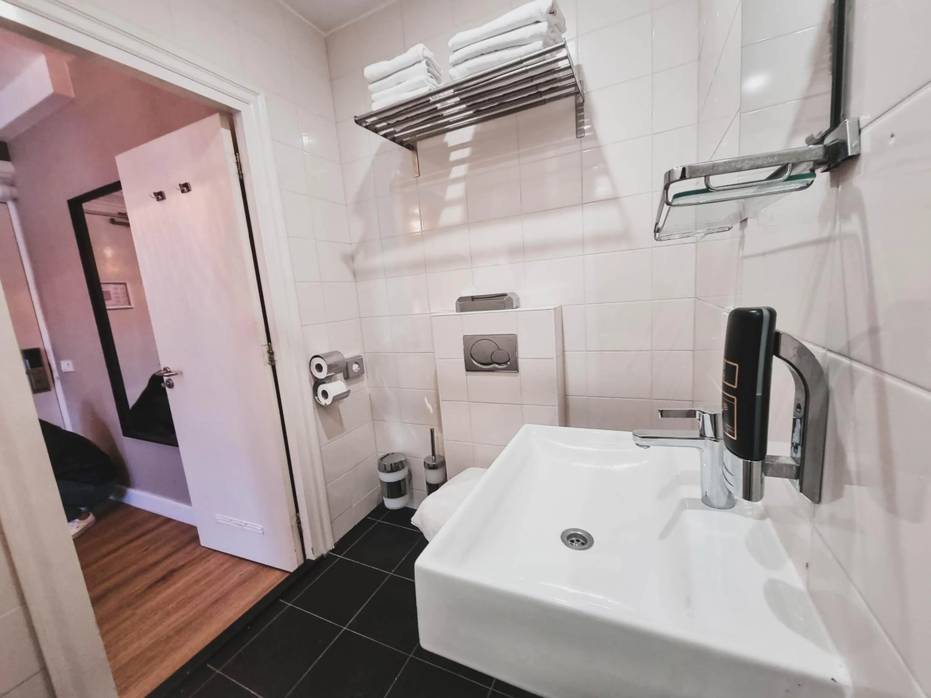 Bathroom in Hotel Vondel Garden