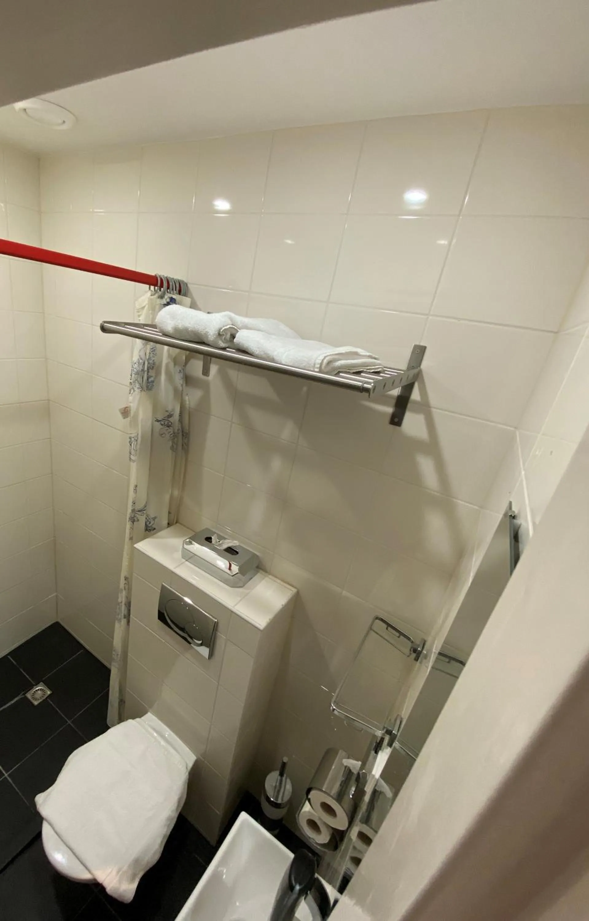 Bathroom in Hotel Vondel Garden